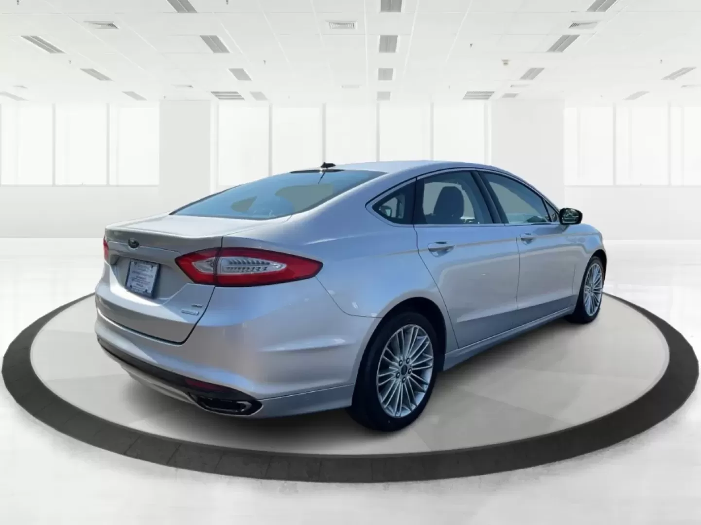 2014 Ford Fusion SE (3FA6P0H90ER) with an Other engine, located at 1184 Kauffman Ave, Fairborn, OH, 45324, (937) 908-9800, 39.807072, -84.030914 - Discover the perfect blend of style, comfort, and reliability with the 2014 Ford Fusion SE, available now at Advantage Car and Credit in Fairborn, OH. If you're on the lookout for a dependable sedan that's great for long commutes, weekend getaways, or simply running errands around the Fairborn area, - Photo#2
