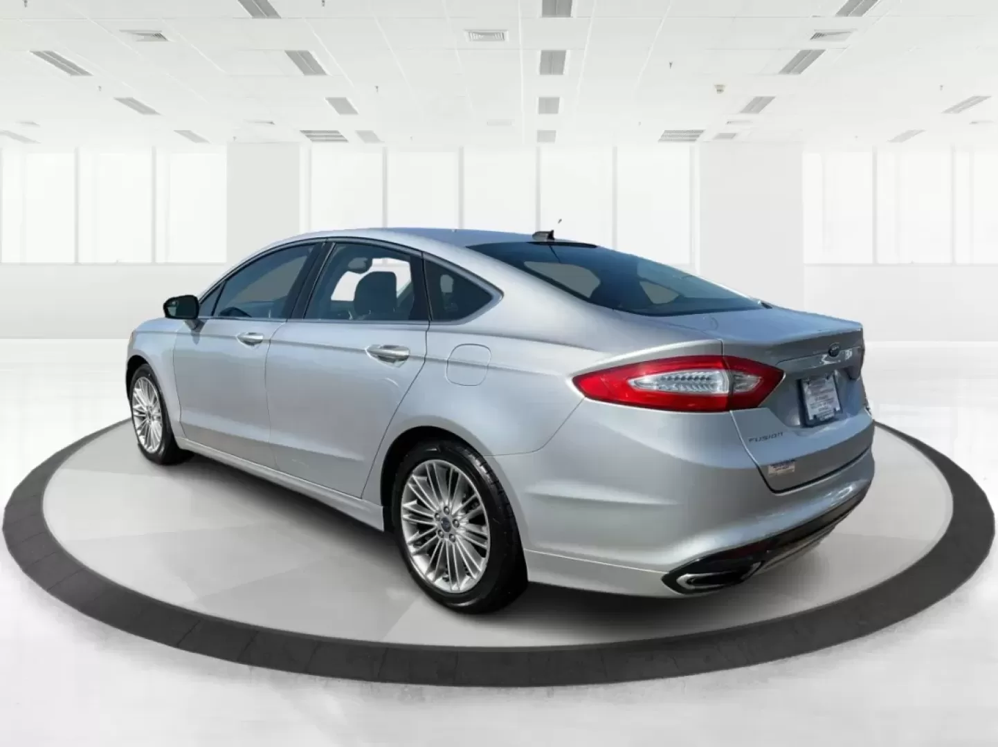 2014 Ford Fusion SE (3FA6P0H90ER) with an Other engine, located at 1184 Kauffman Ave, Fairborn, OH, 45324, (937) 908-9800, 39.807072, -84.030914 - Discover the perfect blend of style, comfort, and reliability with the 2014 Ford Fusion SE, available now at Advantage Car and Credit in Fairborn, OH. If you're on the lookout for a dependable sedan that's great for long commutes, weekend getaways, or simply running errands around the Fairborn area, - Photo#4