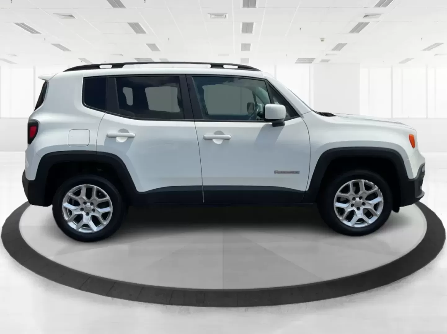 2015 Jeep Renegade Latitude (ZACCJBBTXFP) with an Other engine, located at 8750 N County Rd 25A, Piqua, OH, 45356, (937) 908-9800, 40.164391, -84.232513 - **Adventure Awaits with the 2015 Jeep Renegade Latitude Perfect for Your Next Journey!**<br /> <br /> Are you ready to embrace the open road? Whether you're planning a weekend getaway to Hocking Hills, dropping the kids off at school, or simply commuting through Fairborn, OH, the 2015 Jeep Renegade - Photo#1
