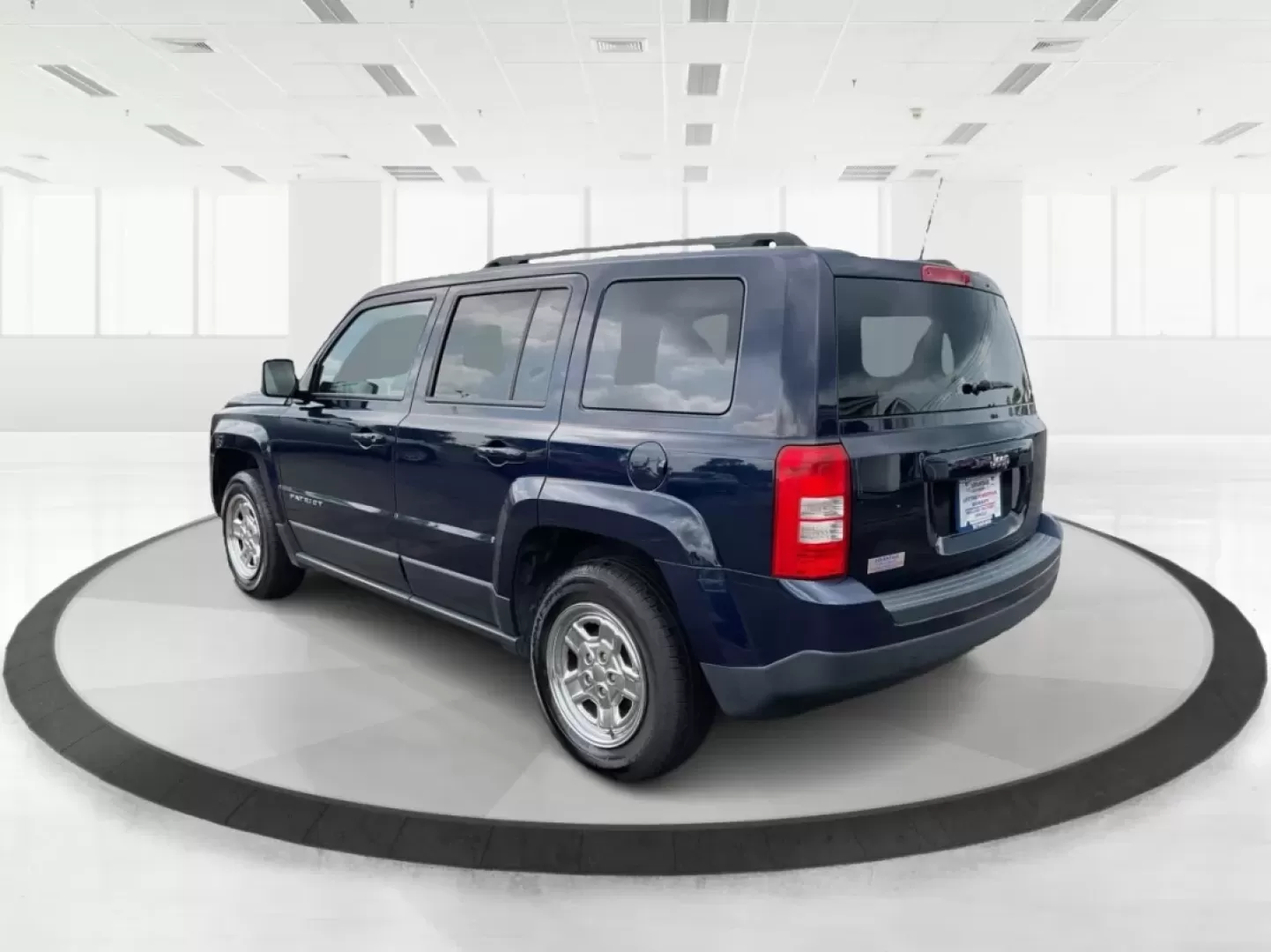 2015 Jeep Patriot Sport 2WD (1C4NJPBAXFD) with an 2.0L L4 DOHC 16V engine, located at 8750 N County Rd 25A, Piqua, OH, 45356, (937) 908-9800, 40.164391, -84.232513 - Explore the open road with confidence in this versatile 2015 Jeep Patriot Sport, available exclusively at Advantage Car and Credit, located at 1184 Kauffman Ave, Fairborn, OH 45324. Whether you're steering the family to soccer practice, heading out for a weekend adventure, or navigating your daily c - Photo#4