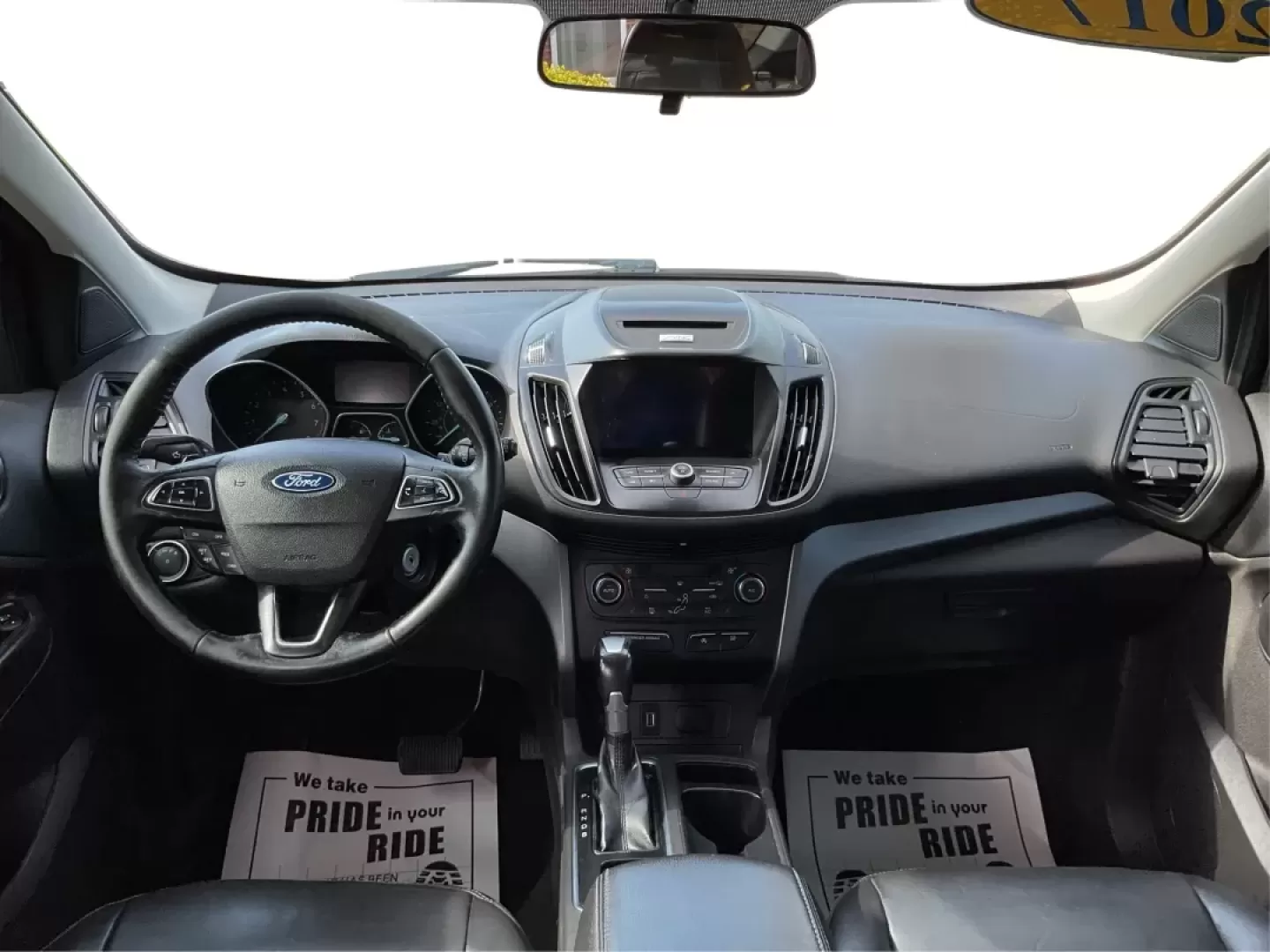 2017 Ford Escape SE (1FMCU9G9XHU) with an Other engine, located at 401 Woodman Dr, Riverside, OH, 45431, (937) 908-9800, 39.760899, -84.123421 - Are you ready to elevate your daily commute or embark on weekend adventures with family and friends? Introducing the 2017 Ford Escape SE, a versatile SUV that combines style, comfort, and functionality for those who demand more from their vehicle. Perfect for budget-conscious buyers or anyone seekin - Photo#21