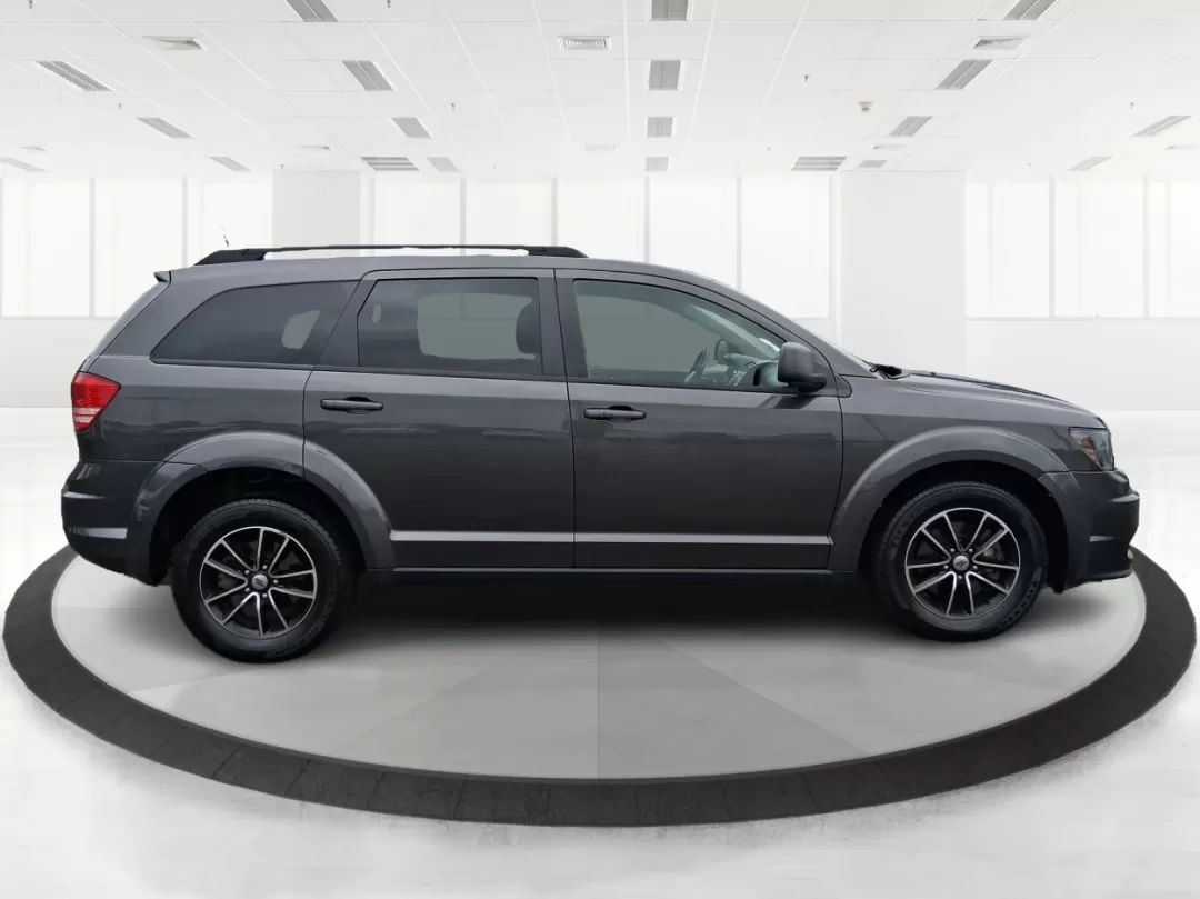 2018 Dodge Journey SE (3C4PDCAB1JT) with an Tigershark MultiAir 2.4L I-4 DOHC engine, located at 1230 East Main St, Xenia, OH, 45385, (937) 908-9800, 39.688026, -83.910172 - Photo#1
