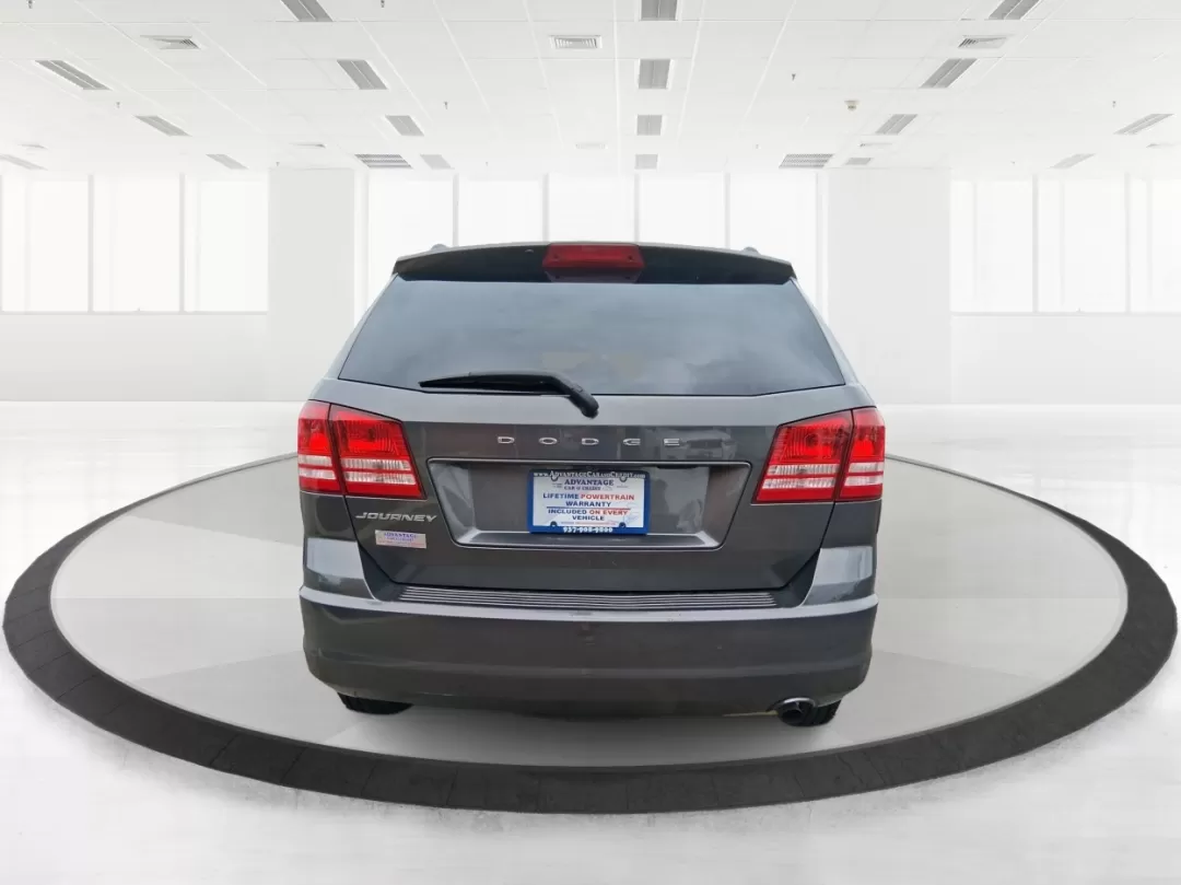 2018 Dodge Journey SE (3C4PDCAB1JT) with an Tigershark MultiAir 2.4L I-4 DOHC engine, located at 1230 East Main St, Xenia, OH, 45385, (937) 908-9800, 39.688026, -83.910172 - Photo#3