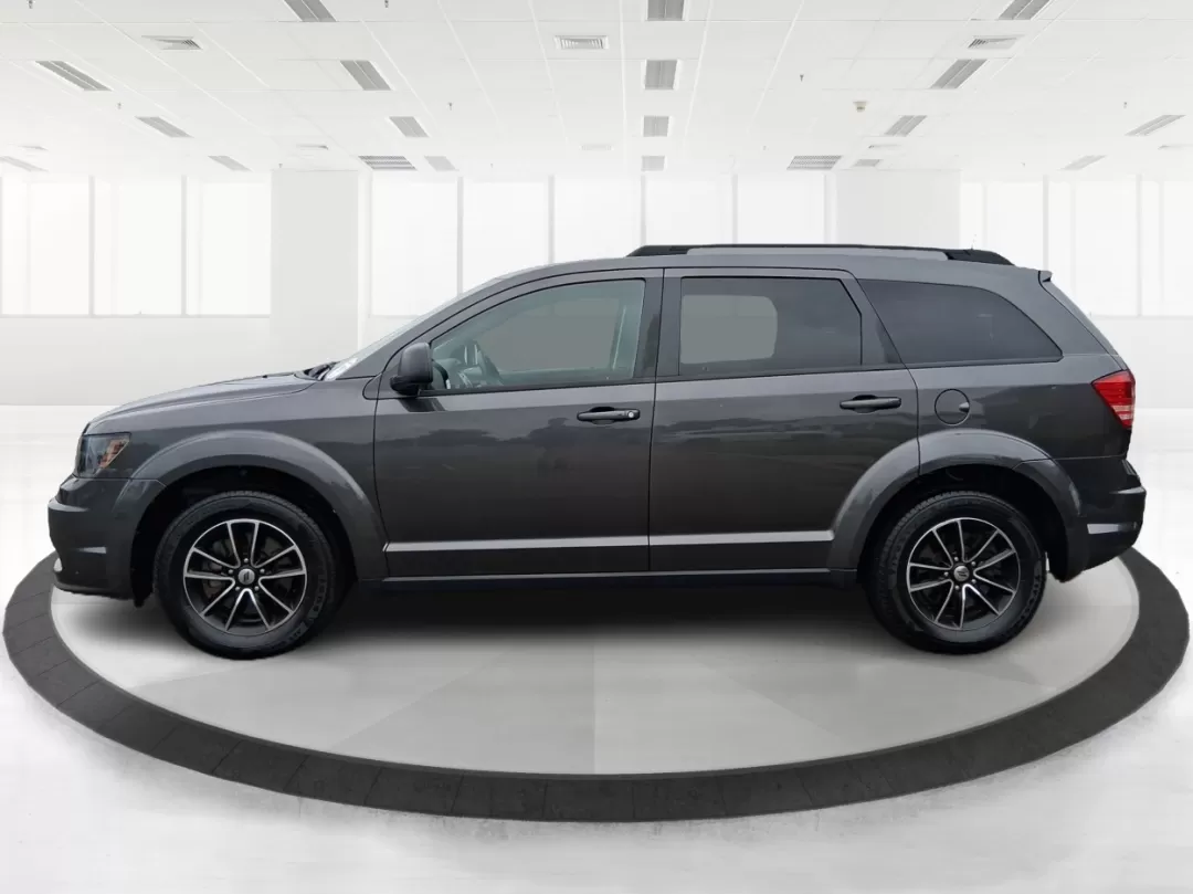 2018 Dodge Journey SE (3C4PDCAB1JT) with an Tigershark MultiAir 2.4L I-4 DOHC engine, located at 1230 East Main St, Xenia, OH, 45385, (937) 908-9800, 39.688026, -83.910172 - Photo#5