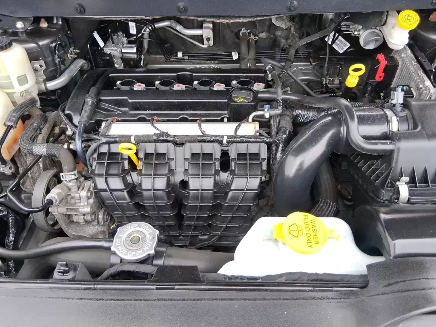 2018 Dodge Journey SE (3C4PDCAB1JT) with an Tigershark MultiAir 2.4L I-4 DOHC engine, located at 1230 East Main St, Xenia, OH, 45385, (937) 908-9800, 39.688026, -83.910172 - **Explore the Open Road with the 2018 Dodge Journey Your Family's Next Adventure Awaits!**<br /> <br /> Are you ready to elevate your family adventures or tackle your daily commute in style? This 2018 Dodge Journey SE is not just a vehicle; it's your gateway to exploration and unforgettable memorie - Photo#11