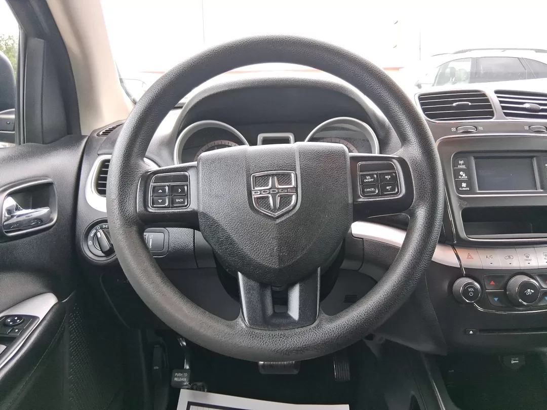 2018 Dodge Journey SE (3C4PDCAB1JT) with an Tigershark MultiAir 2.4L I-4 DOHC engine, located at 1230 East Main St, Xenia, OH, 45385, (937) 908-9800, 39.688026, -83.910172 - Photo#16
