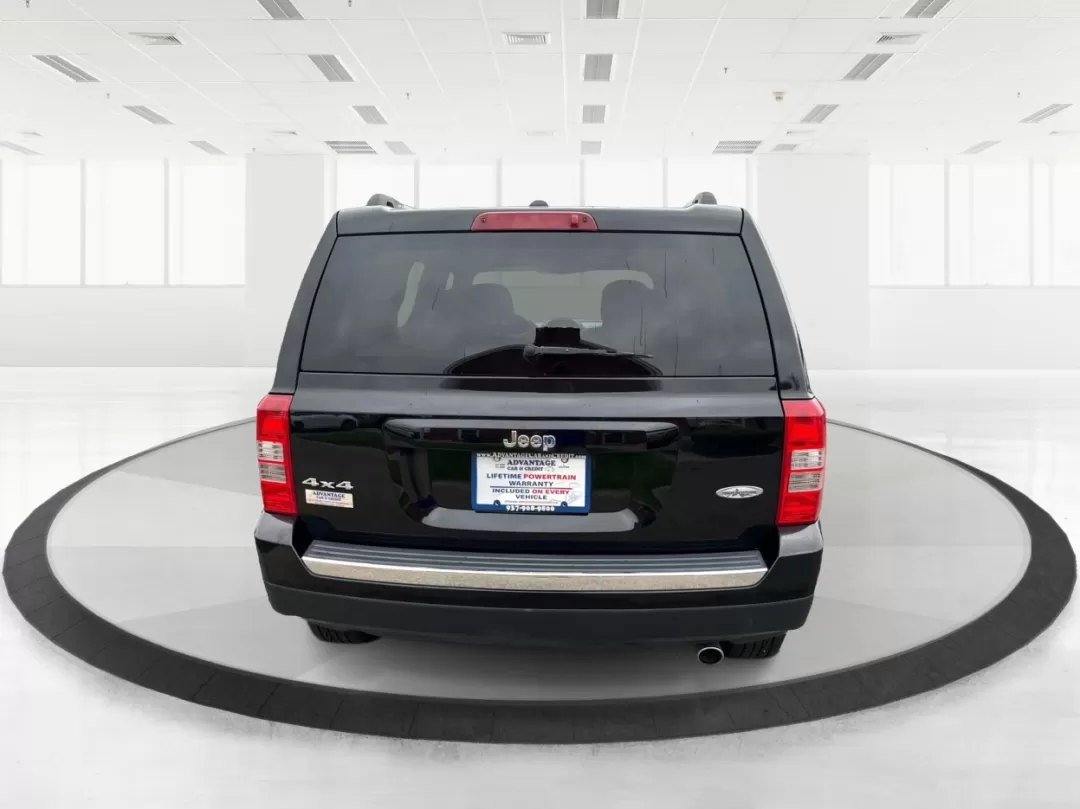 2016 Jeep Patriot High Altitude Edition (1C4NJRFB0GD) with an 2.4L I-4 DOHC engine, located at 1230 East Main St, Xenia, OH, 45385, (937) 908-9800, 39.688026, -83.910172 - Photo#3