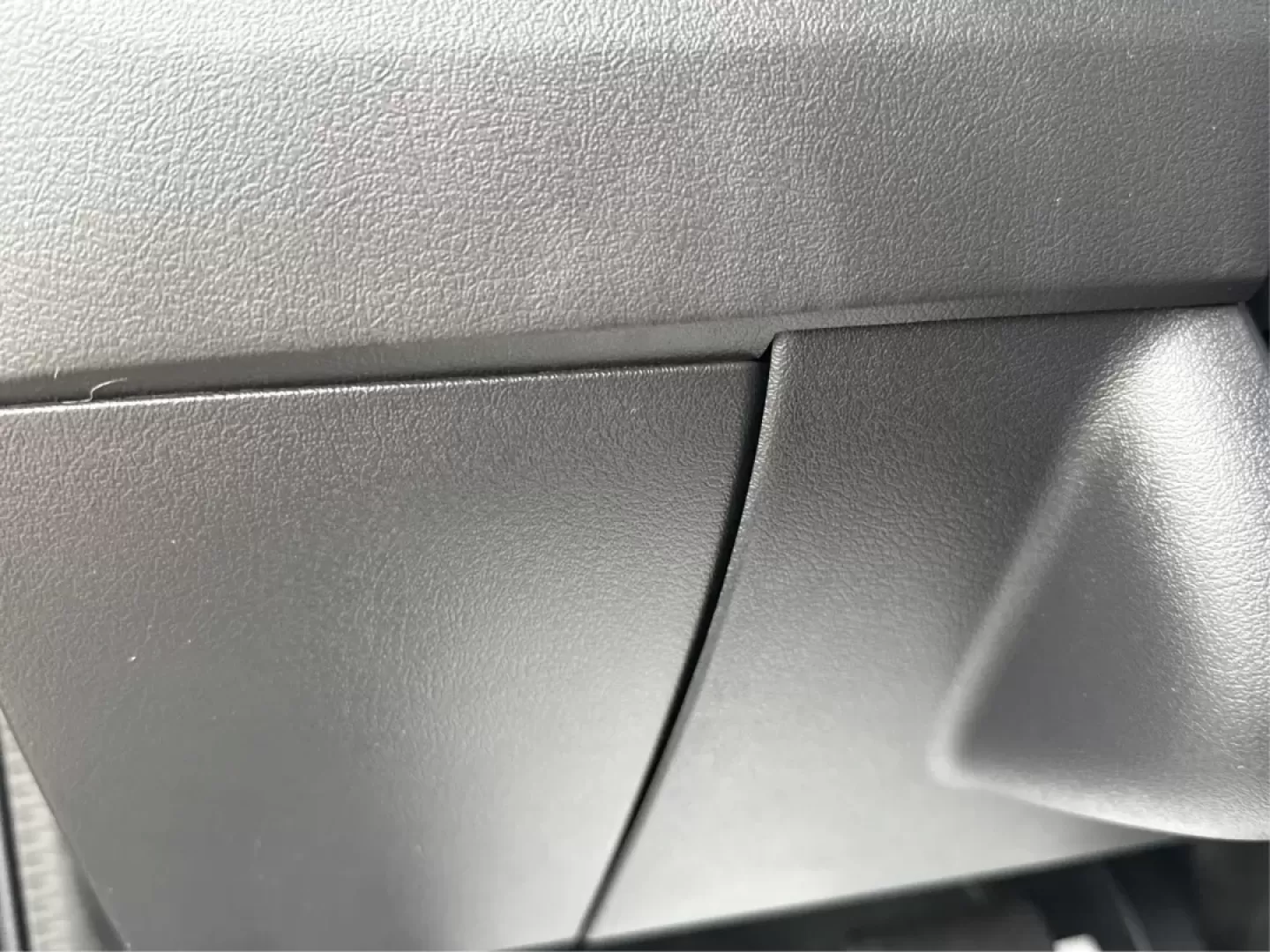 2016 Jeep Patriot High Altitude Edition (1C4NJRFB0GD) with an 2.4L I-4 DOHC engine, located at 1230 East Main St, Xenia, OH, 45385, (937) 908-9800, 39.688026, -83.910172 - **Explore Your Next Adventure in the 2016 Jeep Patriot High Altitude Edition!**<br /> <br /> Are you ready to elevate your lifestyle and embark on thrilling weekend adventures or effortlessly tackle your daily commute? The 2016 Jeep Patriot High Altitude Edition is the perfect SUV for those who crav - Photo#17