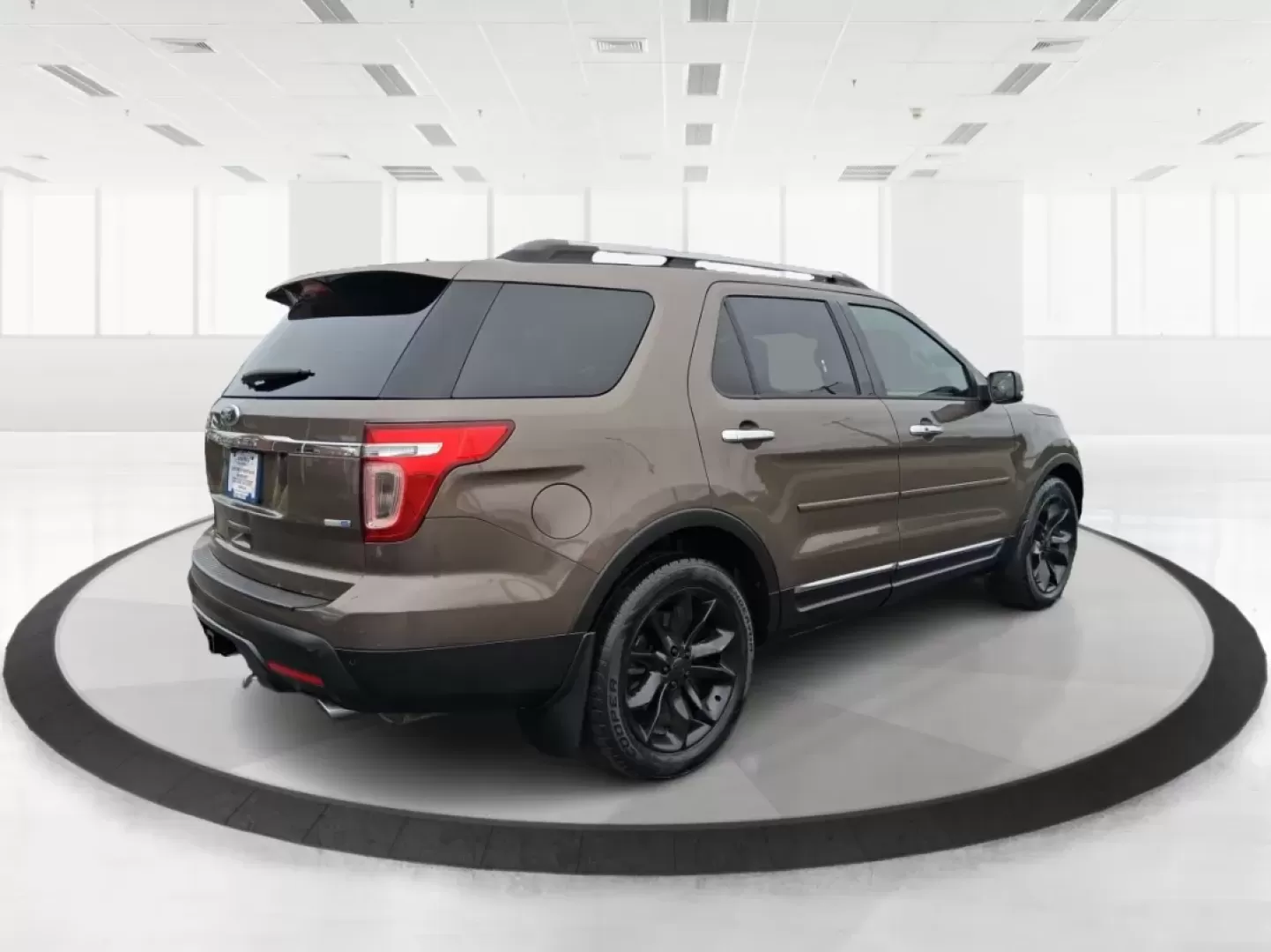 2015 Ford Explorer Limited (1FM5K8F85FG) with an 3.5L V-6 DOHC engine, located at 1230 East Main St, Xenia, OH, 45385, (937) 908-9800, 39.688026, -83.910172 - ### Adventure Awaits: Your 2015 Ford Explorer Limited in Xenia, OH<br /> <br /> Are you ready to elevate your family adventures or tackle daily commutes in style? Look no further than this stunning 2015 Ford Explorer Limited, available now at Advantage Car and Credit in Xenia, OH. This versatile uti - Photo#2