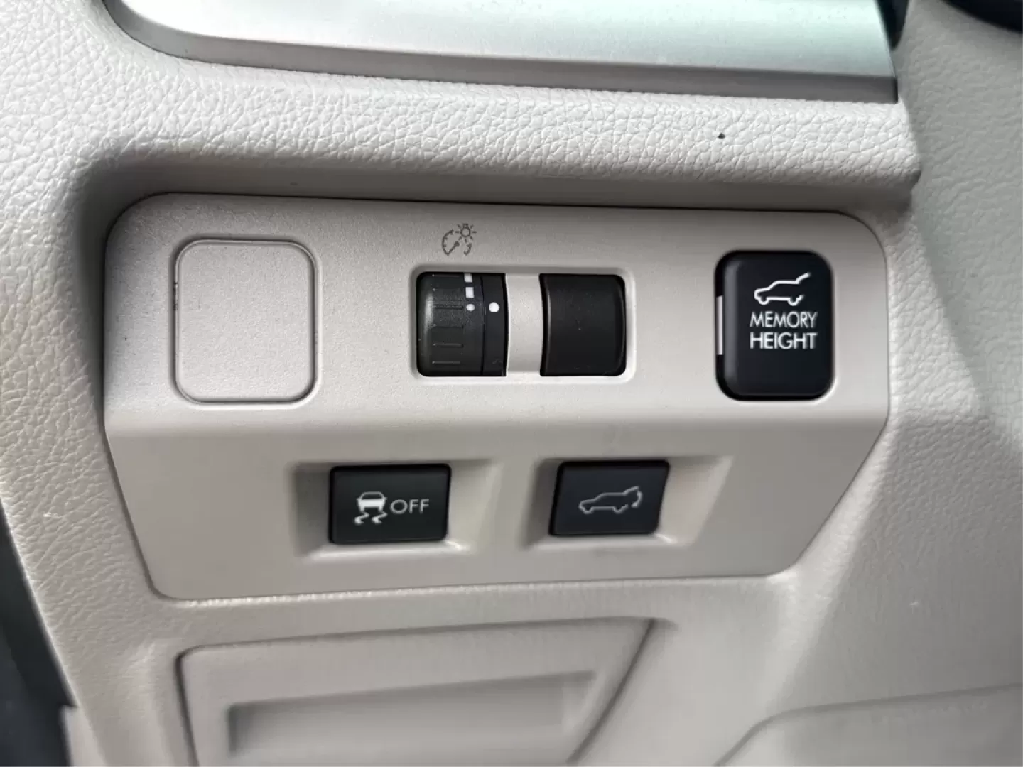 2015 Subaru Forester 2.5i Limited (JF2SJAHCXFH) with an 2.5L H-4 DOHC engine, located at 1230 East Main St, Xenia, OH, 45385, (937) 908-9800, 39.688026, -83.910172 - Discover your next adventure with the 2015 Subaru Forester 2.5i Limited, a vehicle designed to perfectly complement your active lifestyle! Whether you're navigating the daily grind of a long commute or planning a weekend getaway with the family, this all-wheel drive utility vehicle is built to handl - Photo#17