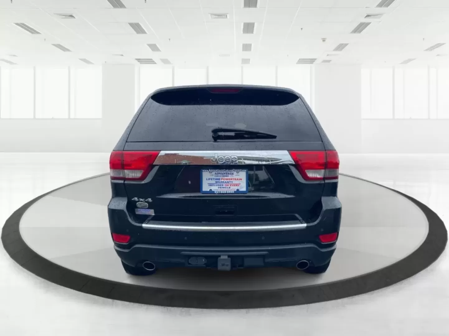 2011 Jeep Grand Cherokee Overland (1J4RR6GT7BC) with an Other engine, located at 8750 N County Rd 25A, Piqua, OH, 45356, (937) 908-9800, 40.164391, -84.232513 - Discover Your Next Adventure with the 2011 Jeep Grand Cherokee Overland<br /> <br /> Unleash your adventurous spirit with the 2011 Jeep Grand Cherokee Overland, available now at Advantage Car and Credit in Fairborn, OH. This rugged yet refined SUV is perfect for those who thrive on weekend escapes, - Photo#3