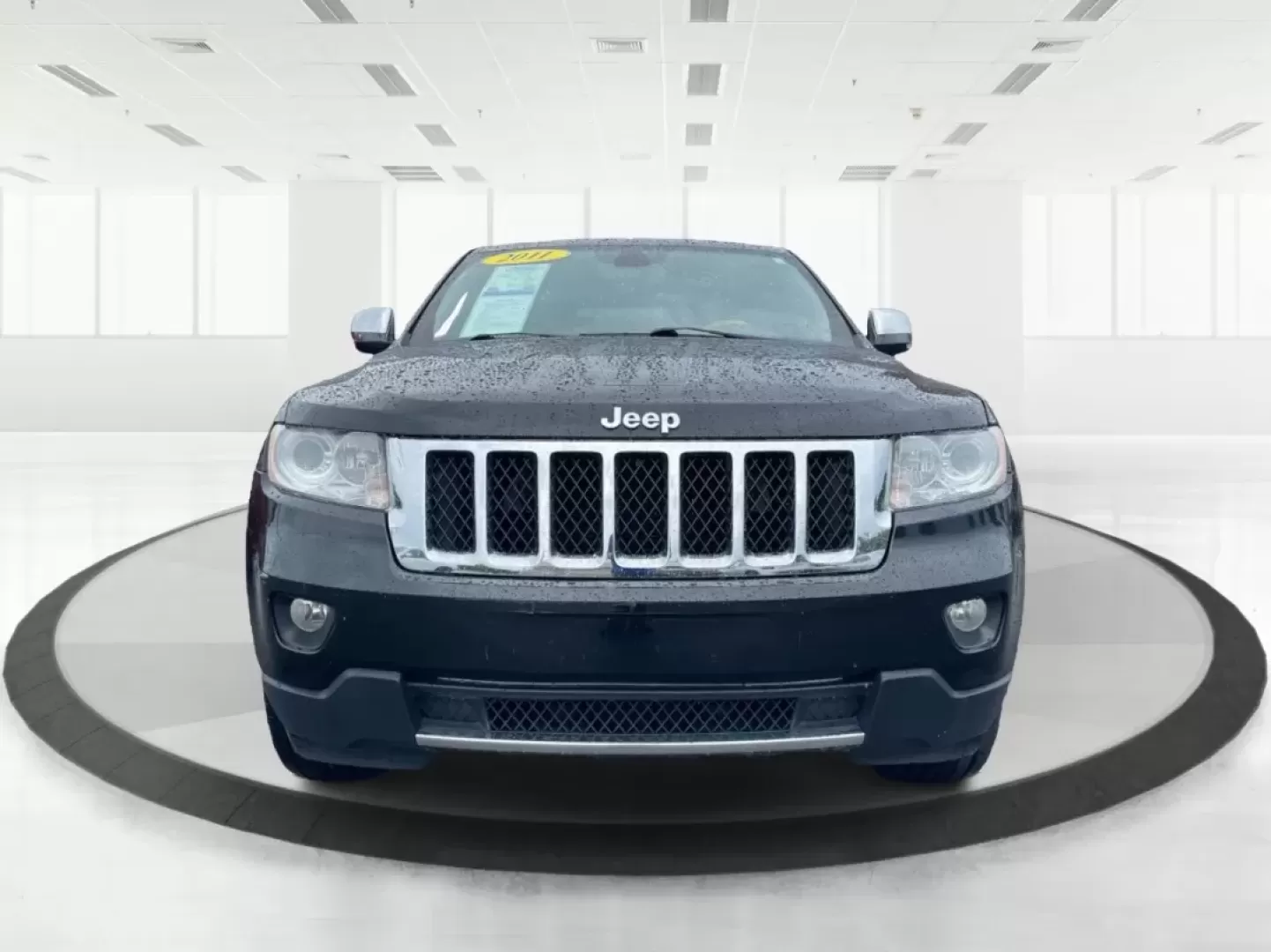 2011 Jeep Grand Cherokee Overland (1J4RR6GT7BC) with an Other engine, located at 8750 N County Rd 25A, Piqua, OH, 45356, (937) 908-9800, 40.164391, -84.232513 - Discover Your Next Adventure with the 2011 Jeep Grand Cherokee Overland<br /> <br /> Unleash your adventurous spirit with the 2011 Jeep Grand Cherokee Overland, available now at Advantage Car and Credit in Fairborn, OH. This rugged yet refined SUV is perfect for those who thrive on weekend escapes, - Photo#7
