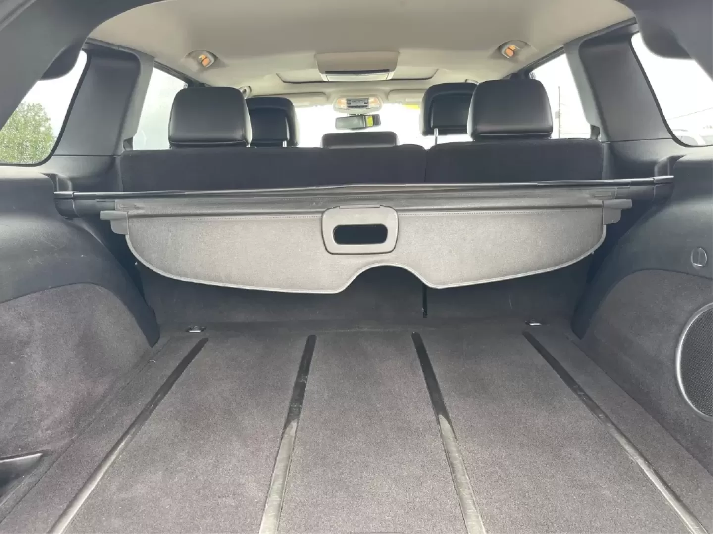 2011 Jeep Grand Cherokee Overland (1J4RR6GT7BC) with an Other engine, located at 8750 N County Rd 25A, Piqua, OH, 45356, (937) 908-9800, 40.164391, -84.232513 - Discover Your Next Adventure with the 2011 Jeep Grand Cherokee Overland<br /> <br /> Unleash your adventurous spirit with the 2011 Jeep Grand Cherokee Overland, available now at Advantage Car and Credit in Fairborn, OH. This rugged yet refined SUV is perfect for those who thrive on weekend escapes, - Photo#12