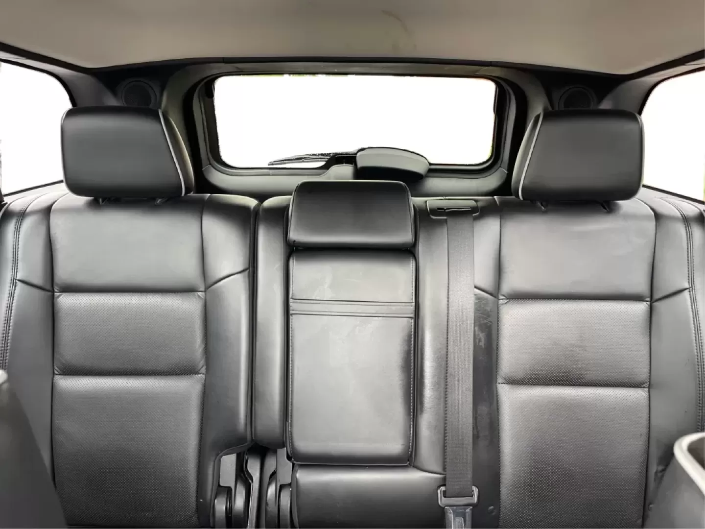 2011 Jeep Grand Cherokee Overland (1J4RR6GT7BC) with an Other engine, located at 8750 N County Rd 25A, Piqua, OH, 45356, (937) 908-9800, 40.164391, -84.232513 - Discover Your Next Adventure with the 2011 Jeep Grand Cherokee Overland<br /> <br /> Unleash your adventurous spirit with the 2011 Jeep Grand Cherokee Overland, available now at Advantage Car and Credit in Fairborn, OH. This rugged yet refined SUV is perfect for those who thrive on weekend escapes, - Photo#14
