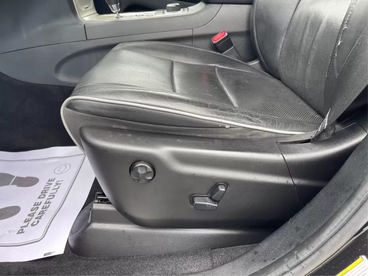2011 Jeep Grand Cherokee Overland (1J4RR6GT7BC) with an Other engine, located at 8750 N County Rd 25A, Piqua, OH, 45356, (937) 908-9800, 40.164391, -84.232513 - Discover Your Next Adventure with the 2011 Jeep Grand Cherokee Overland<br /> <br /> Unleash your adventurous spirit with the 2011 Jeep Grand Cherokee Overland, available now at Advantage Car and Credit in Fairborn, OH. This rugged yet refined SUV is perfect for those who thrive on weekend escapes, - Photo#18