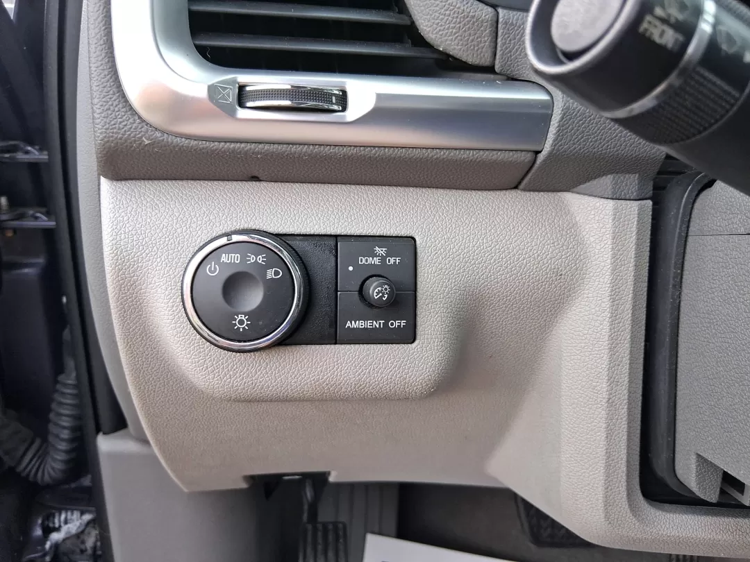2011 Jeep Grand Cherokee Overland (1J4RR6GT7BC) with an Other engine, located at 8750 N County Rd 25A, Piqua, OH, 45356, (937) 908-9800, 40.164391, -84.232513 - Discover Your Next Adventure with the 2011 Jeep Grand Cherokee Overland<br /> <br /> Unleash your adventurous spirit with the 2011 Jeep Grand Cherokee Overland, available now at Advantage Car and Credit in Fairborn, OH. This rugged yet refined SUV is perfect for those who thrive on weekend escapes, - Photo#17