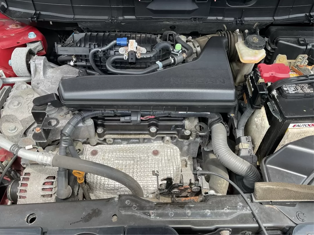 2014 Nissan Rogue SL (5N1AT2MV9EC) with an 2.5L I-4 DOHC engine, located at 1184 Kauffman Ave, Fairborn, OH, 45324, (937) 908-9800, 39.807072, -84.030914 - Photo#11