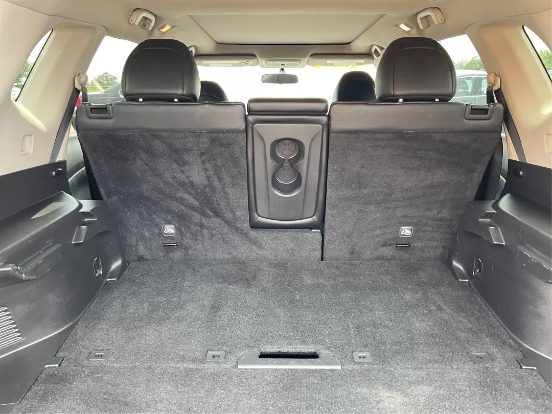 2014 Nissan Rogue SL (5N1AT2MV9EC) with an 2.5L I-4 DOHC engine, located at 1184 Kauffman Ave, Fairborn, OH, 45324, (937) 908-9800, 39.807072, -84.030914 - Photo#12