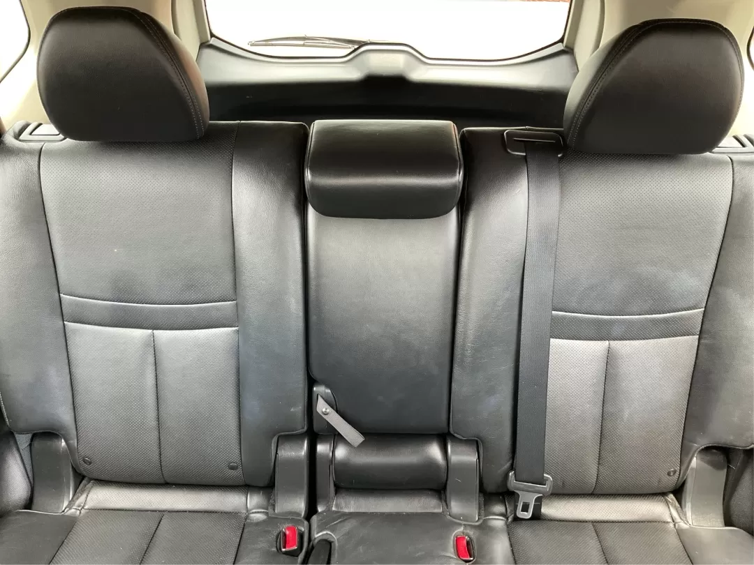 2014 Nissan Rogue SL (5N1AT2MV9EC) with an 2.5L I-4 DOHC engine, located at 1184 Kauffman Ave, Fairborn, OH, 45324, (937) 908-9800, 39.807072, -84.030914 - Photo#14