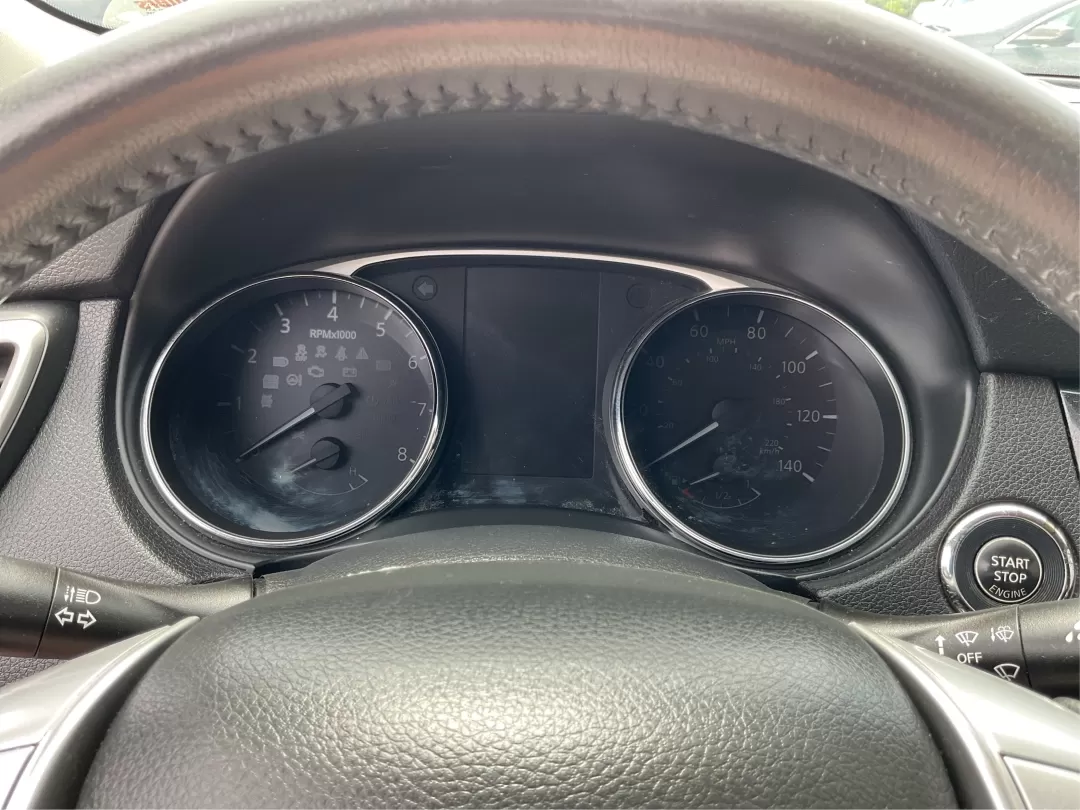 2014 Nissan Rogue SL (5N1AT2MV9EC) with an 2.5L I-4 DOHC engine, located at 1184 Kauffman Ave, Fairborn, OH, 45324, (937) 908-9800, 39.807072, -84.030914 - Photo#15