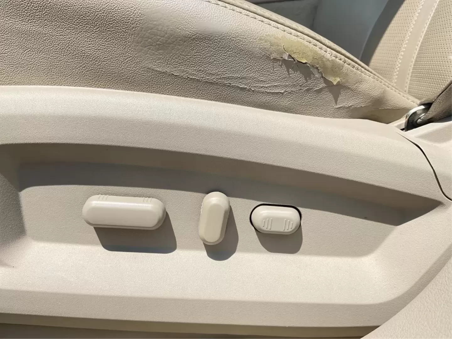 2015 Lincoln MKX Base (2LMDJ6JK7FB) with an Other engine, located at 1184 Kauffman Ave, Fairborn, OH, 45324, (937) 908-9800, 39.807072, -84.030914 - Photo#18