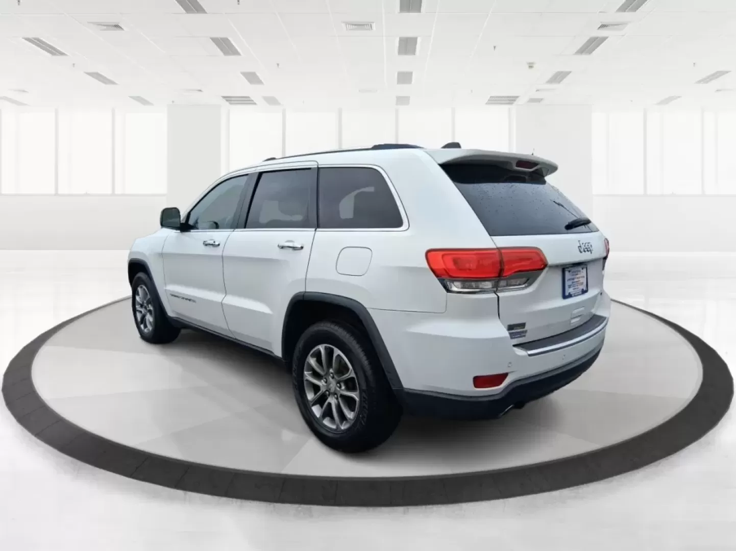 2014 Jeep Grand Cherokee Limited (1C4RJEBG2EC) with an Other engine, located at 8750 N County Rd 25A, Piqua, OH, 45356, (937) 908-9800, 40.164391, -84.232513 - **Unleash Adventure with the 2014 Jeep Grand Cherokee Limited at Advantage Car and Credit - Piqua!**<br /> <br /> Are you ready to elevate your driving experience? The 2014 Jeep Grand Cherokee Limited is the perfect vehicle for those who crave both adventure and comfort. Whether you're taking the fa - Photo#4