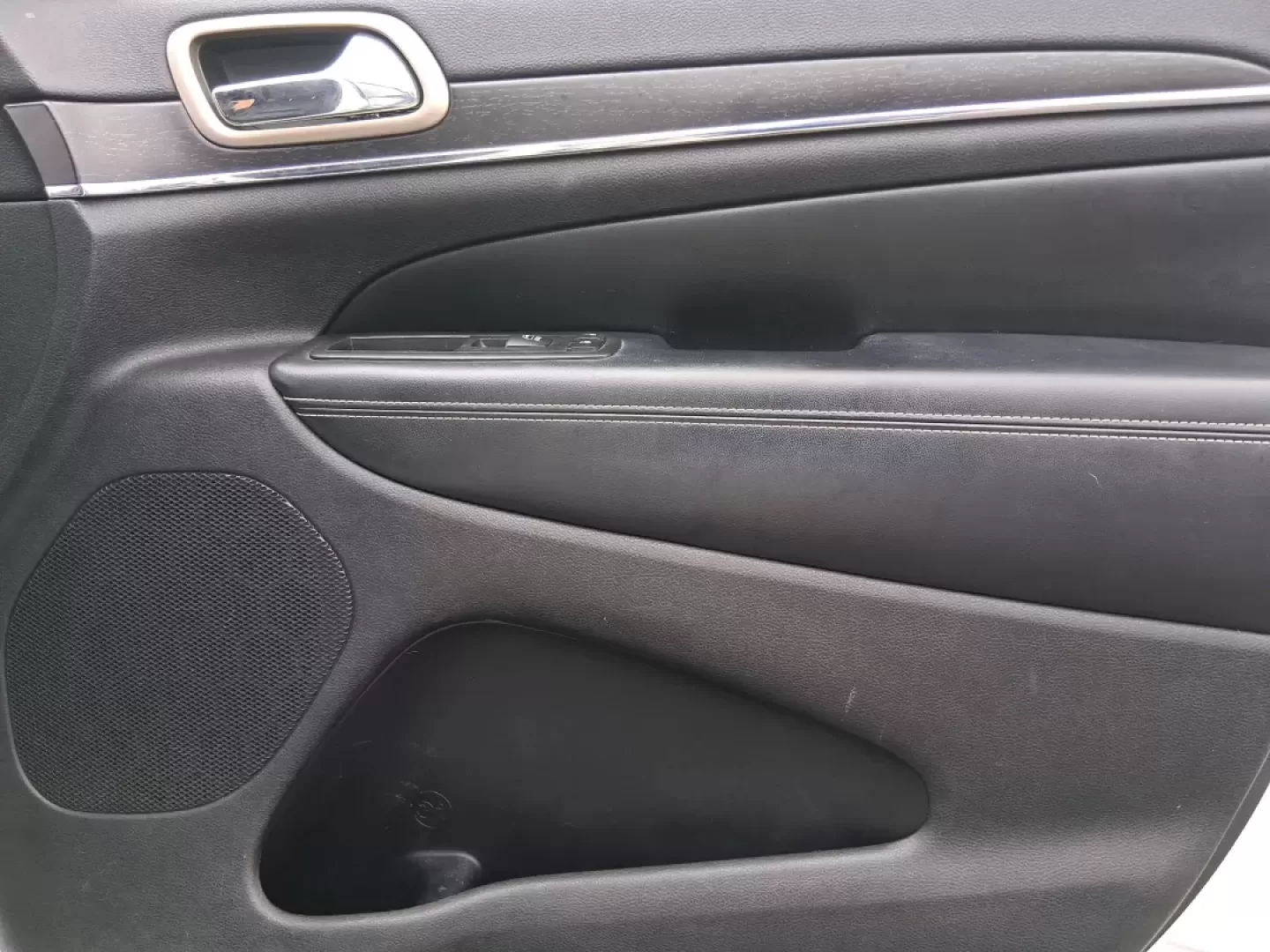 2014 Jeep Grand Cherokee Limited (1C4RJEBG2EC) with an Other engine, located at 8750 N County Rd 25A, Piqua, OH, 45356, (937) 908-9800, 40.164391, -84.232513 - **Unleash Adventure with the 2014 Jeep Grand Cherokee Limited at Advantage Car and Credit - Piqua!**<br /> <br /> Are you ready to elevate your driving experience? The 2014 Jeep Grand Cherokee Limited is the perfect vehicle for those who crave both adventure and comfort. Whether you're taking the fa - Photo#20