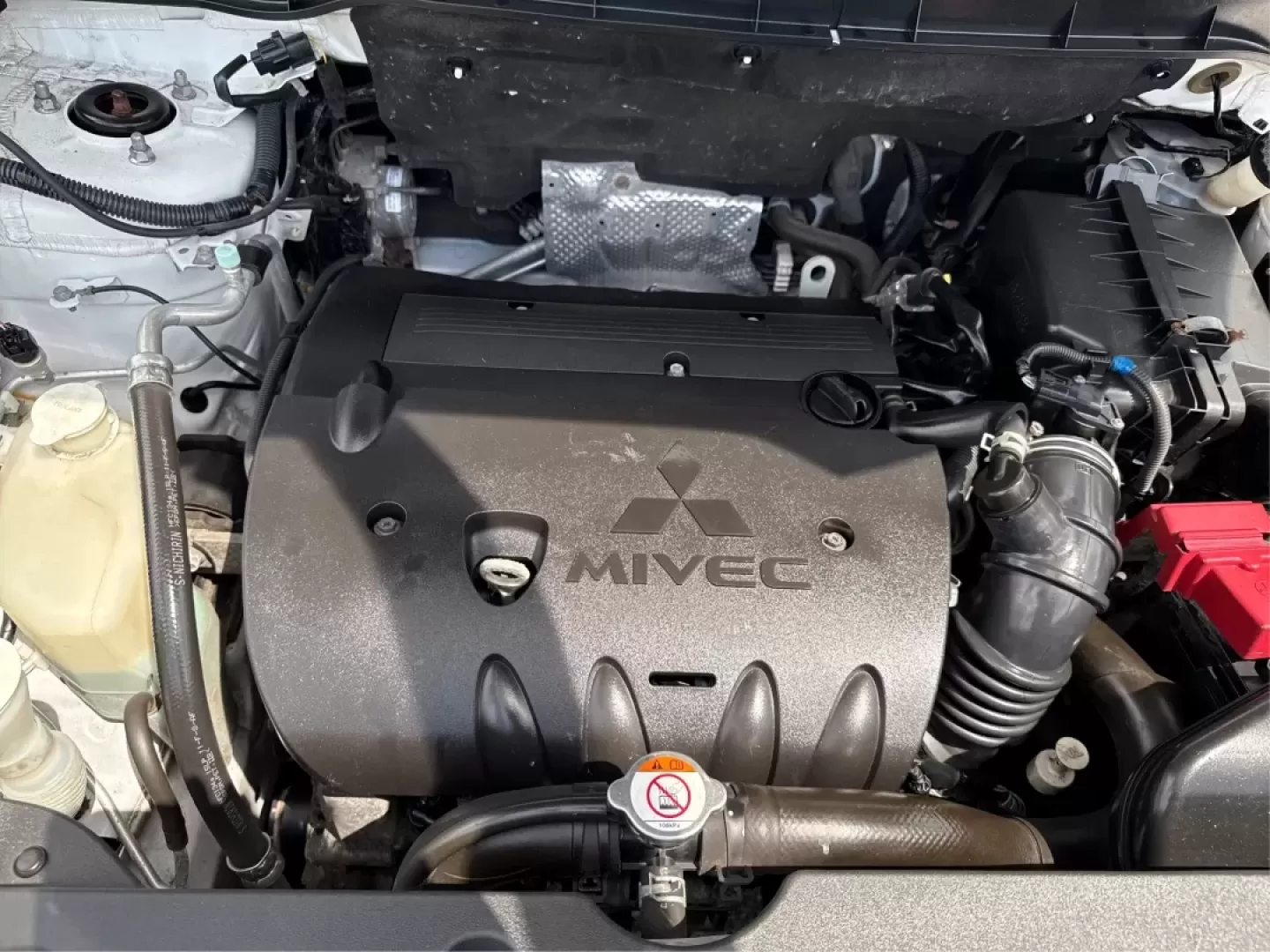 2015 Mitsubishi Outlander ES (4A4AR3AU2FE) with an 2L I-4 DOHC engine, located at 1184 Kauffman Ave, Fairborn, OH, 45324, (937) 908-9800, 39.807072, -84.030914 - **Explore the Open Road with Confidence in This 2015 Mitsubishi Outlander ES! Perfect for Adventurers and Families Alike!**<br /> <br /> Are you on the hunt for a reliable vehicle that can seamlessly transition from daily commutes to weekend getaways? Look no further than this stunning 2015 Mitsubis - Photo#11