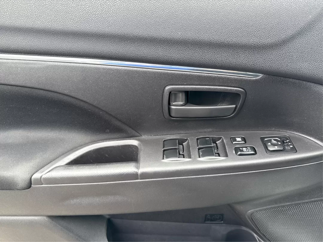 2015 Mitsubishi Outlander ES (4A4AR3AU2FE) with an 2L I-4 DOHC engine, located at 1184 Kauffman Ave, Fairborn, OH, 45324, (937) 908-9800, 39.807072, -84.030914 - Photo#19