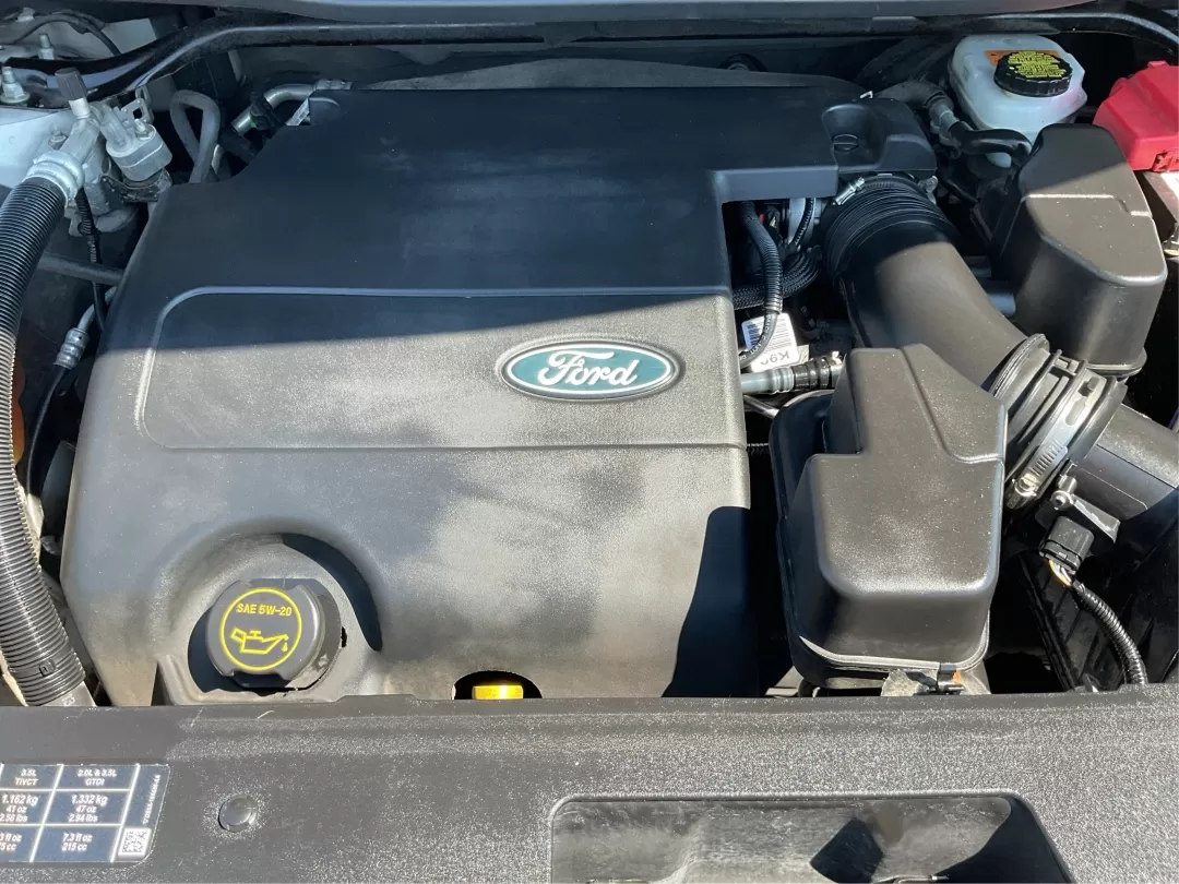 2015 Ford Explorer XLT (1FM5K8D85FG) with an 3.5L V-6 DOHC engine, located at 1184 Kauffman Ave, Fairborn, OH, 45324, (937) 908-9800, 39.807072, -84.030914 - Photo#11
