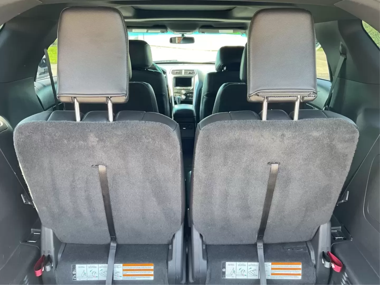 2015 Ford Explorer XLT (1FM5K8D85FG) with an 3.5L V-6 DOHC engine, located at 1184 Kauffman Ave, Fairborn, OH, 45324, (937) 908-9800, 39.807072, -84.030914 - **Explore the Open Road with the 2015 Ford Explorer XLT!** <br /> <br /> Are you ready to elevate your family adventures and weekend road trips? Look no further than this stunning 2015 Ford Explorer XLT, available now at Advantage Car and Credit in Fairborn, OH. With its robust capabilities and spac - Photo#12