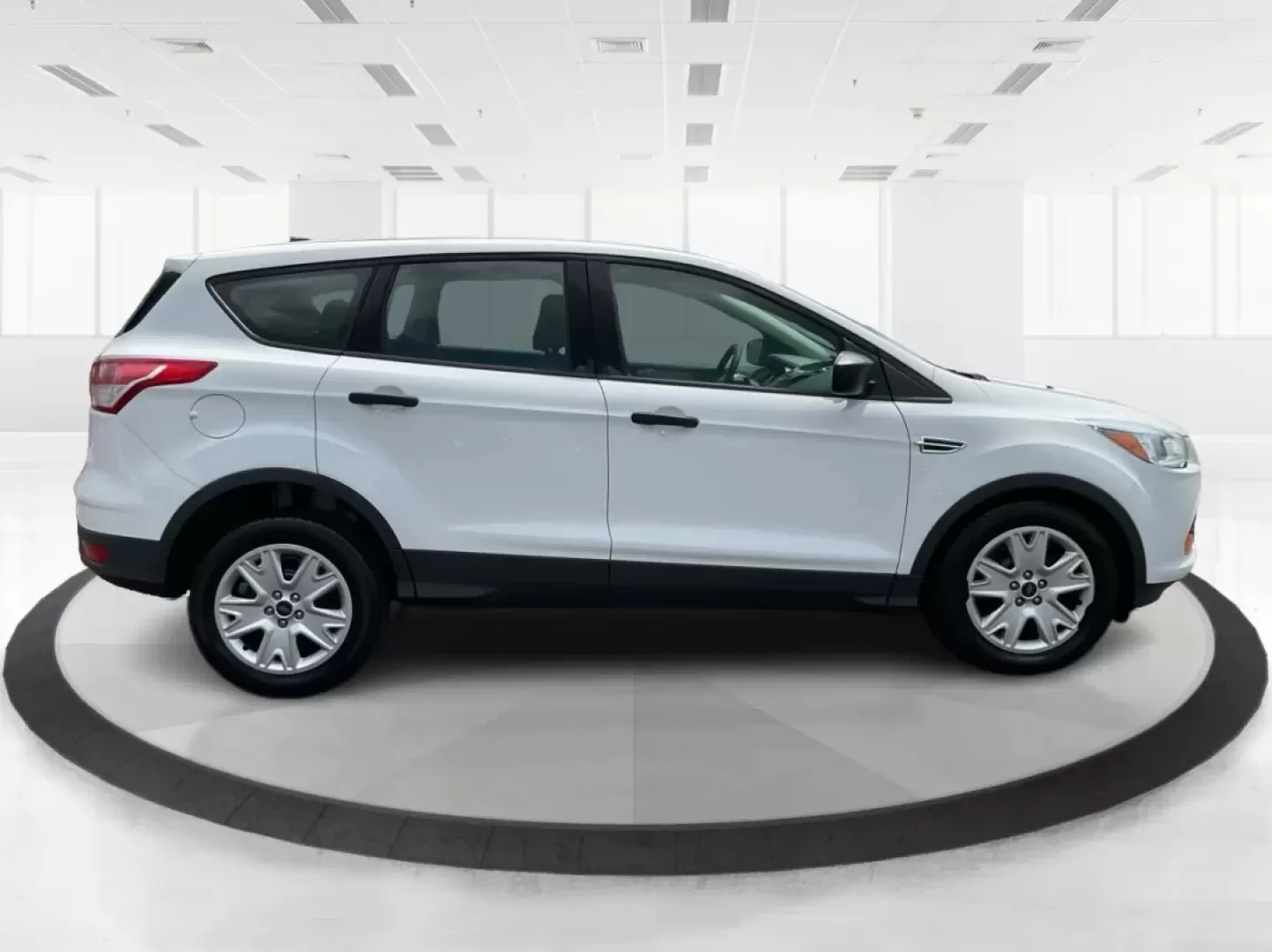 2015 Ford Escape S (1FMCU0F71FU) with an Duratec 2.5L I-4 DOHC engine, located at 1184 Kauffman Ave, Fairborn, OH, 45324, (937) 908-9800, 39.807072, -84.030914 - Photo#1
