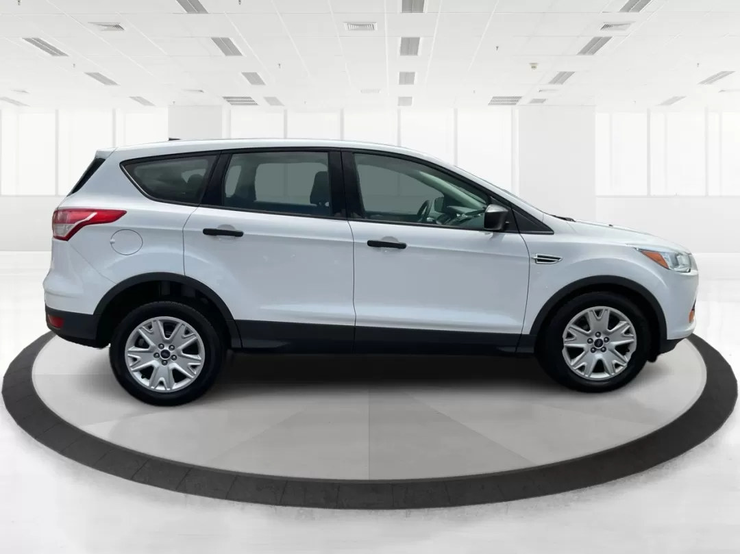 2015 Ford Escape S (1FMCU0F71FU) with an Duratec 2.5L I-4 DOHC engine, located at 1184 Kauffman Ave, Fairborn, OH, 45324, (937) 908-9800, 39.807072, -84.030914 - Photo#1