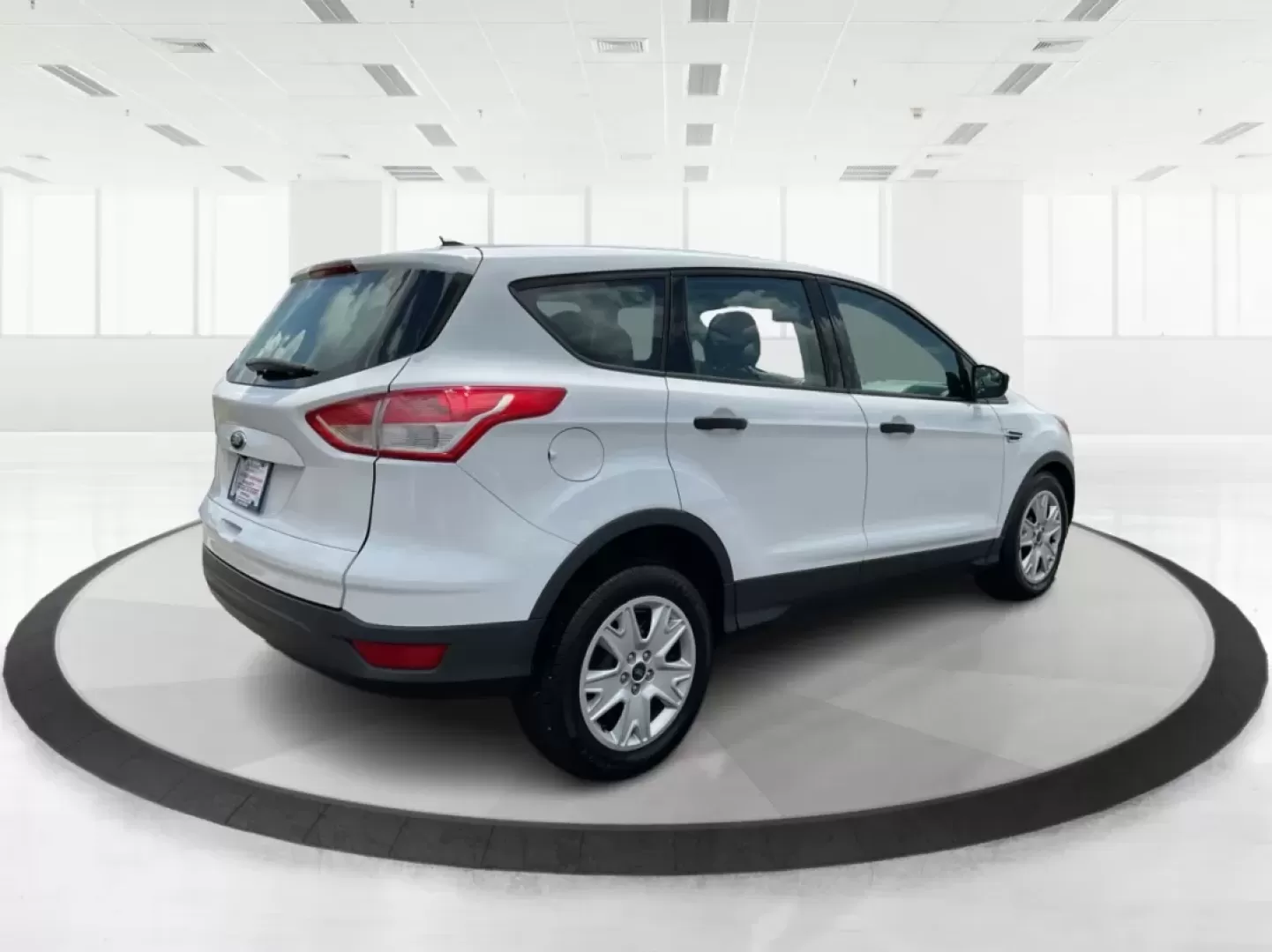2015 Ford Escape S (1FMCU0F71FU) with an Duratec 2.5L I-4 DOHC engine, located at 1184 Kauffman Ave, Fairborn, OH, 45324, (937) 908-9800, 39.807072, -84.030914 - Photo#2