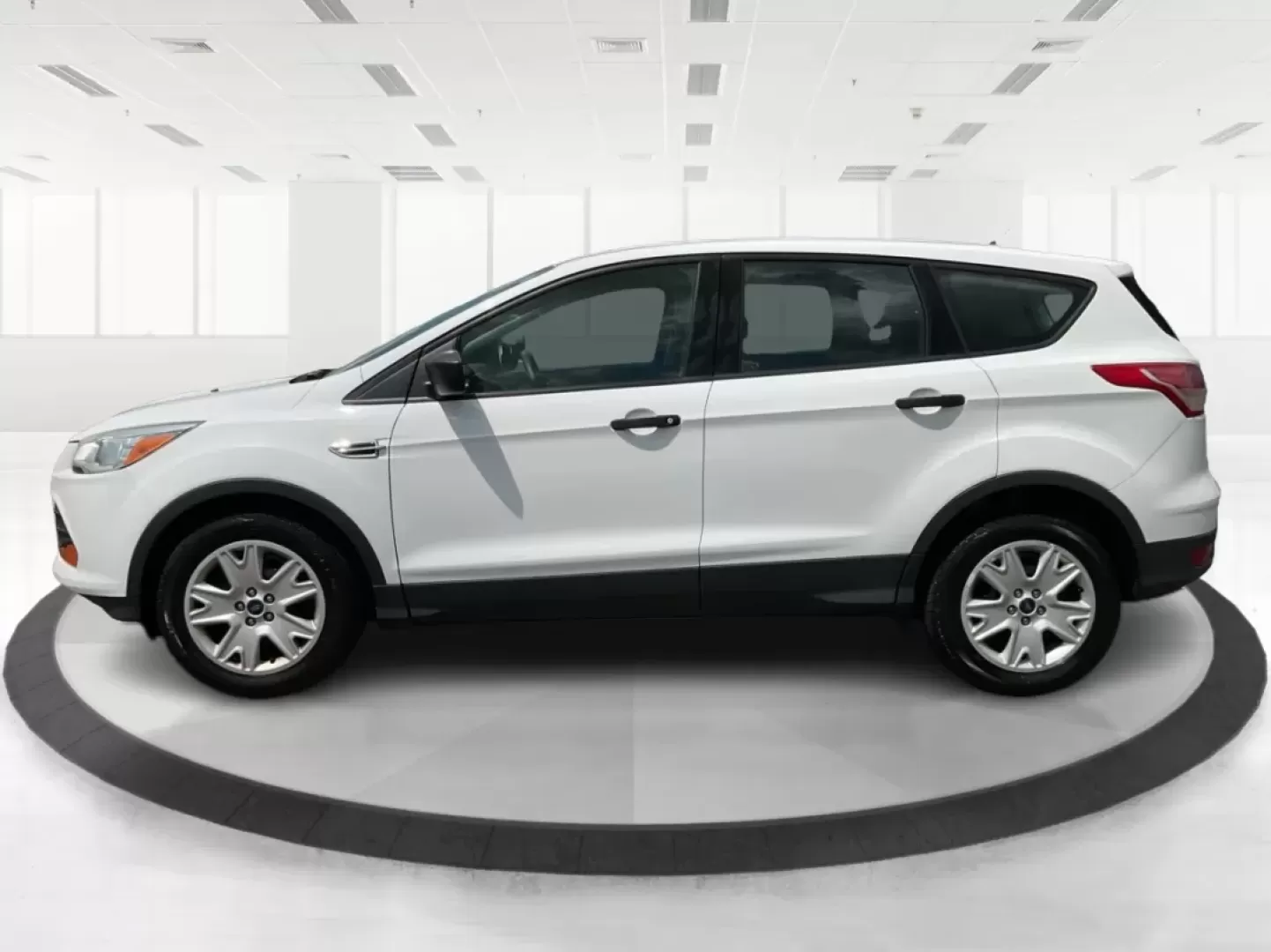 2015 Ford Escape S (1FMCU0F71FU) with an Duratec 2.5L I-4 DOHC engine, located at 1184 Kauffman Ave, Fairborn, OH, 45324, (937) 908-9800, 39.807072, -84.030914 - Photo#5