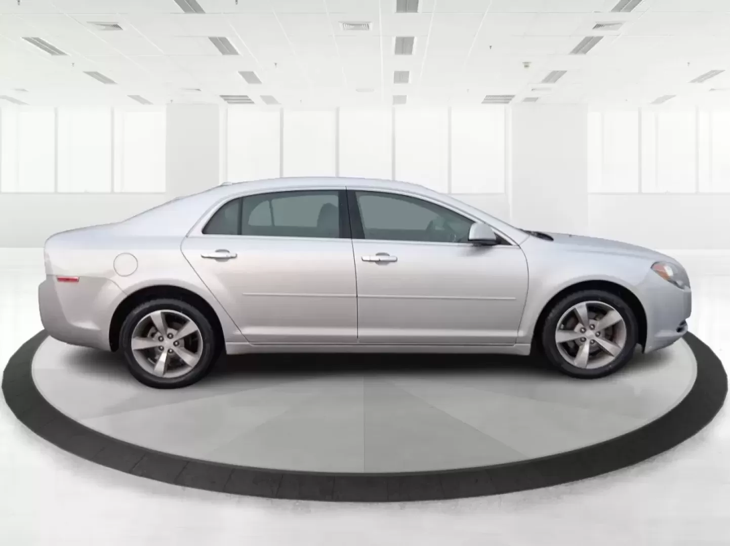 2012 Chevrolet Malibu 2LT (1G1ZD5E06CF) with an Ecotec 2.4L I-4 DOHC engine, located at 1099 N County Rd 25A, Troy, OH, 45373, (937) 908-9800, 40.057079, -84.212883 - Experience the ultimate blend of comfort, style, and reliability with the 2012 Chevrolet Malibu 2LT, a sedan that perfectly suits your everyday lifestyle and weekend adventures. Whether you're commuting to work, shuttling the kids to practice, or planning a road trip to the scenic Miami River, this - Photo#1