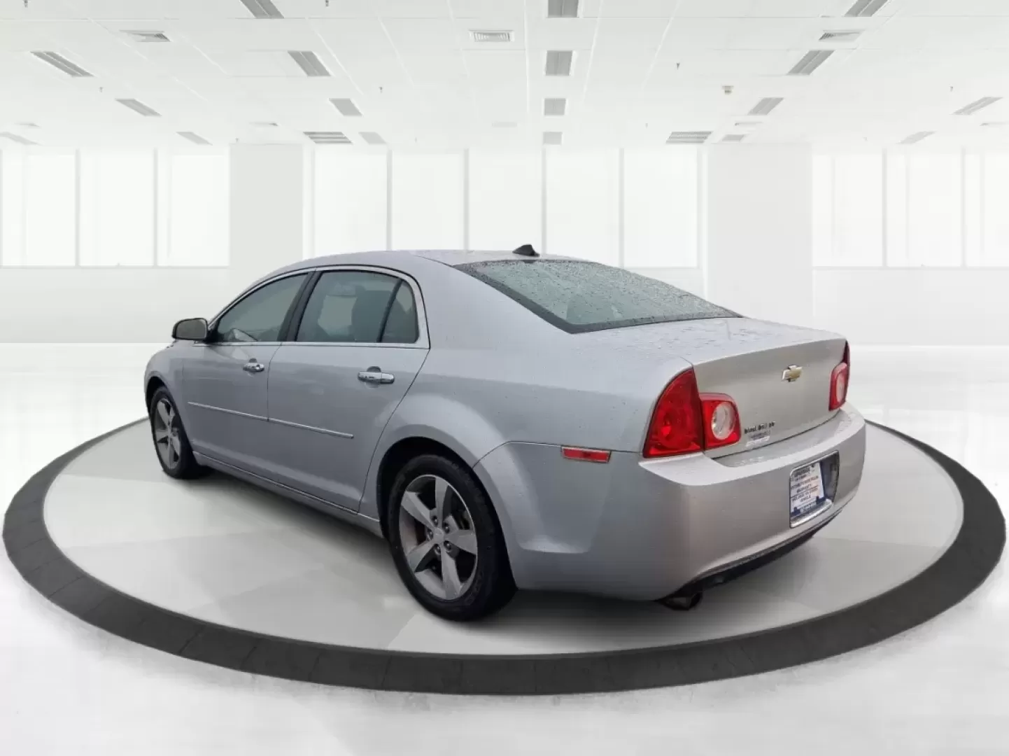 2012 Chevrolet Malibu 2LT (1G1ZD5E06CF) with an Ecotec 2.4L I-4 DOHC engine, located at 1099 N County Rd 25A, Troy, OH, 45373, (937) 908-9800, 40.057079, -84.212883 - Experience the ultimate blend of comfort, style, and reliability with the 2012 Chevrolet Malibu 2LT, a sedan that perfectly suits your everyday lifestyle and weekend adventures. Whether you're commuting to work, shuttling the kids to practice, or planning a road trip to the scenic Miami River, this - Photo#4