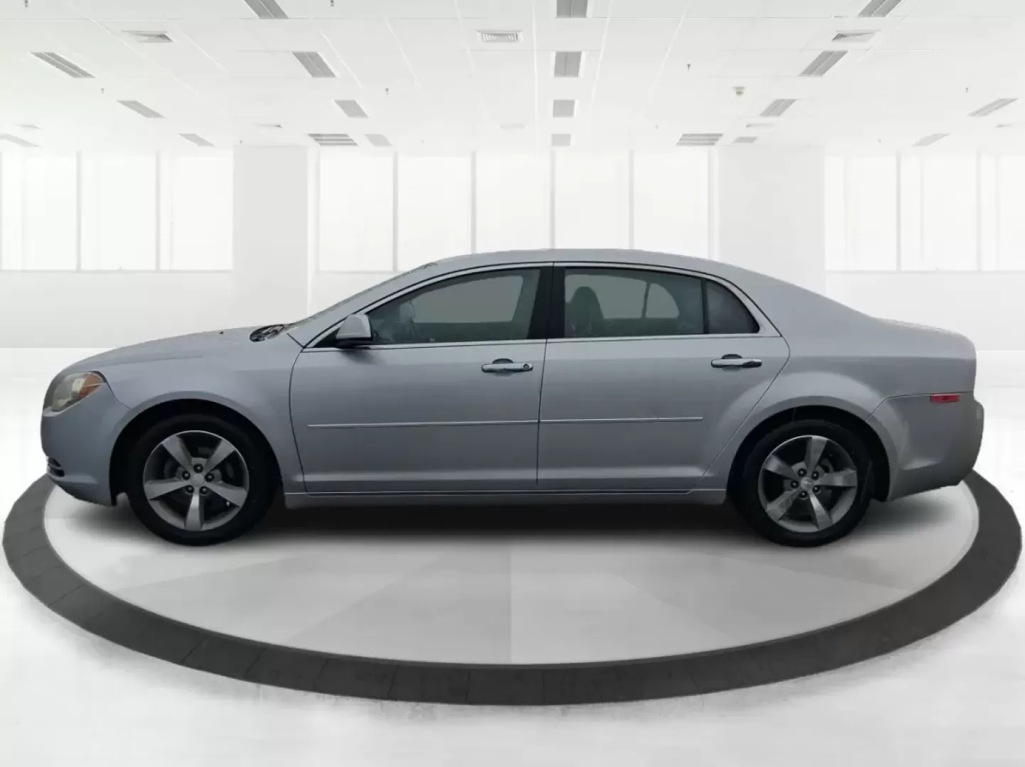2012 Chevrolet Malibu 2LT (1G1ZD5E06CF) with an Ecotec 2.4L I-4 DOHC engine, located at 1099 N County Rd 25A, Troy, OH, 45373, (937) 908-9800, 40.057079, -84.212883 - Experience the ultimate blend of comfort, style, and reliability with the 2012 Chevrolet Malibu 2LT, a sedan that perfectly suits your everyday lifestyle and weekend adventures. Whether you're commuting to work, shuttling the kids to practice, or planning a road trip to the scenic Miami River, this - Photo#5