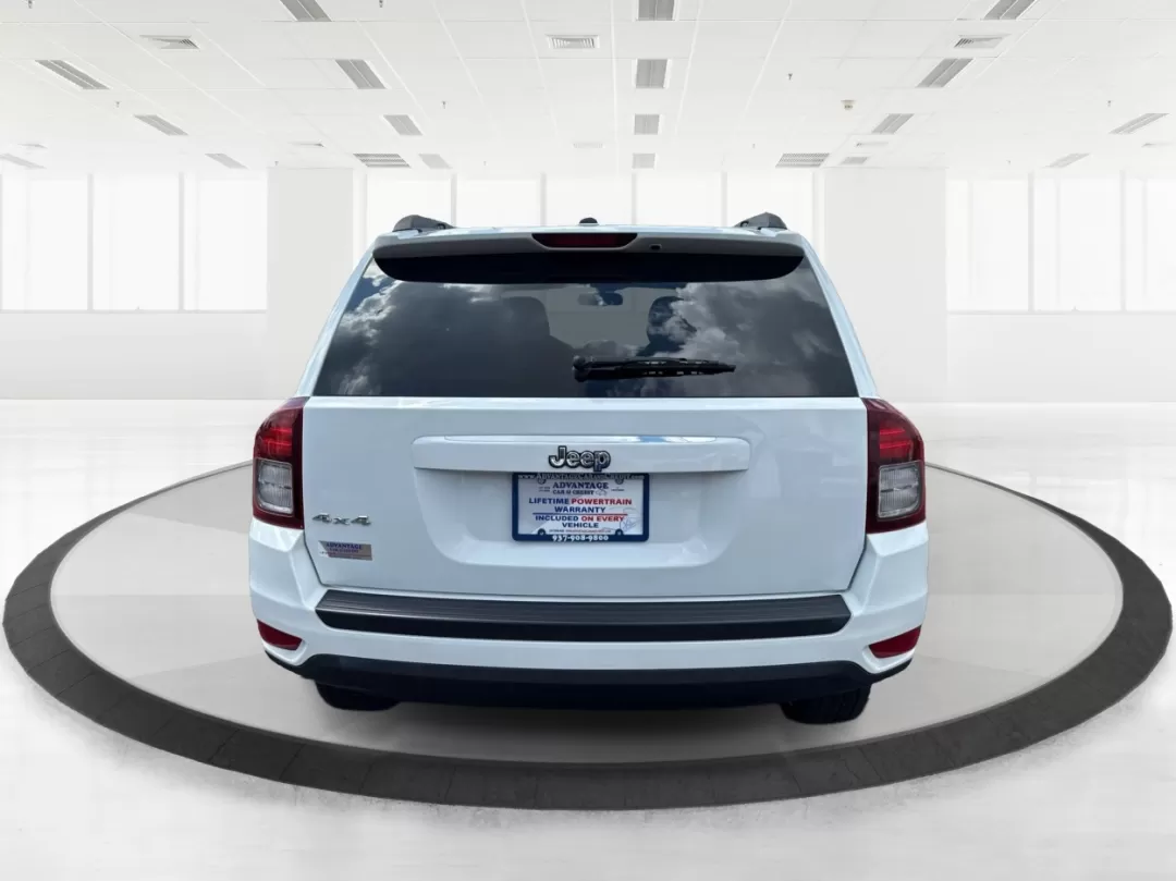 2014 Jeep Compass Sport (1C4NJDBB4ED) with an 2.4L I-4 DOHC engine, located at 1230 East Main St, Xenia, OH, 45385, (937) 908-9800, 39.688026, -83.910172 - Photo#3