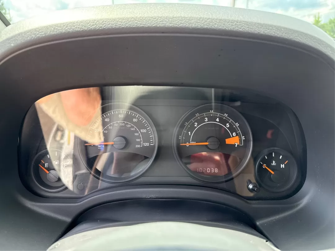 2014 Jeep Compass Sport (1C4NJDBB4ED) with an 2.4L I-4 DOHC engine, located at 1230 East Main St, Xenia, OH, 45385, (937) 908-9800, 39.688026, -83.910172 - Photo#15