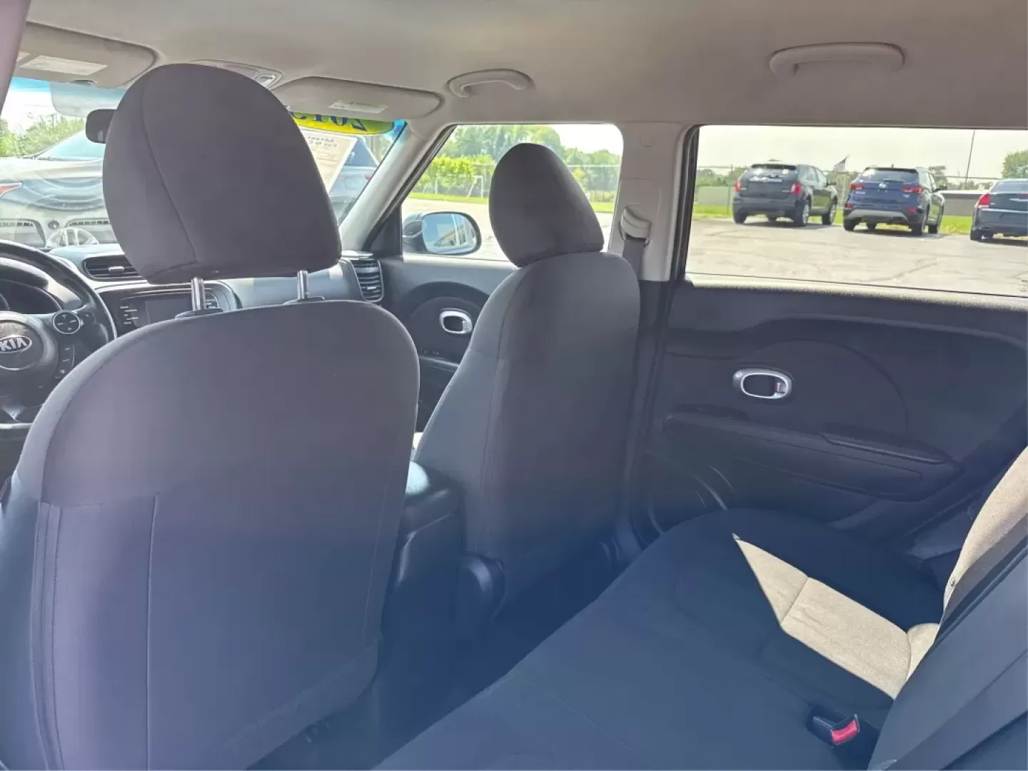 2015 Kia Soul Base (KNDJN2A26F7) with an 1.6L L4 DOHC 16V engine, located at 1184 Kauffman Ave, Fairborn, OH, 45324, (937) 908-9800, 39.807072, -84.030914 - Photo#9