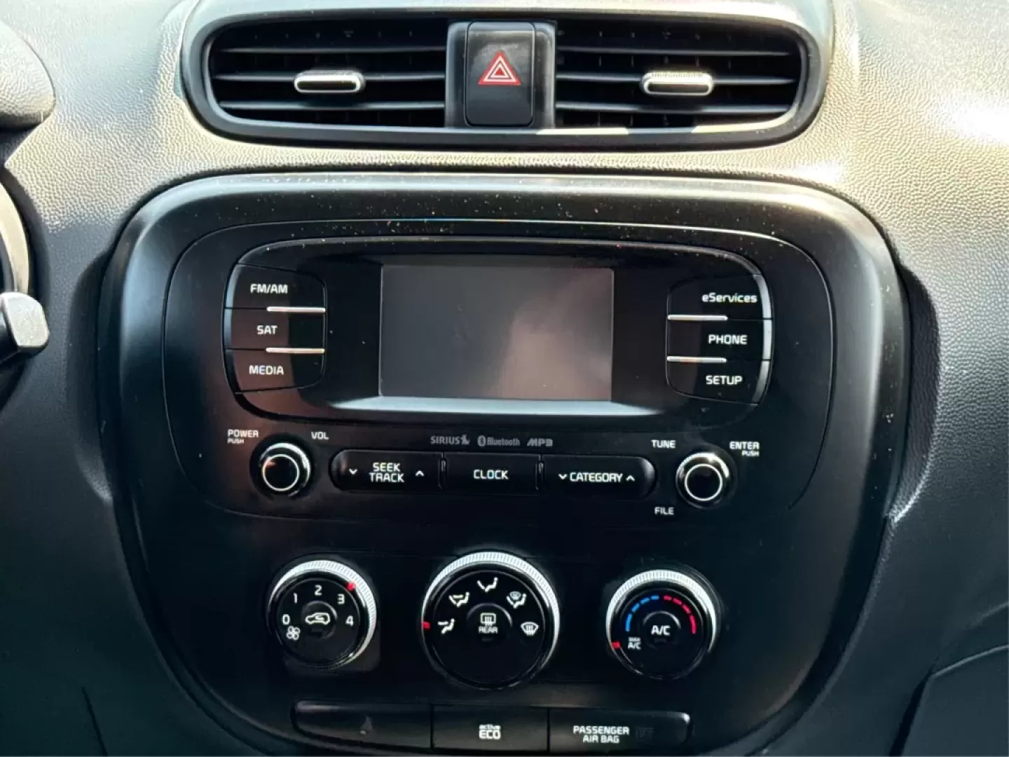 2015 Kia Soul Base (KNDJN2A26F7) with an 1.6L L4 DOHC 16V engine, located at 1184 Kauffman Ave, Fairborn, OH, 45324, (937) 908-9800, 39.807072, -84.030914 - Photo#12