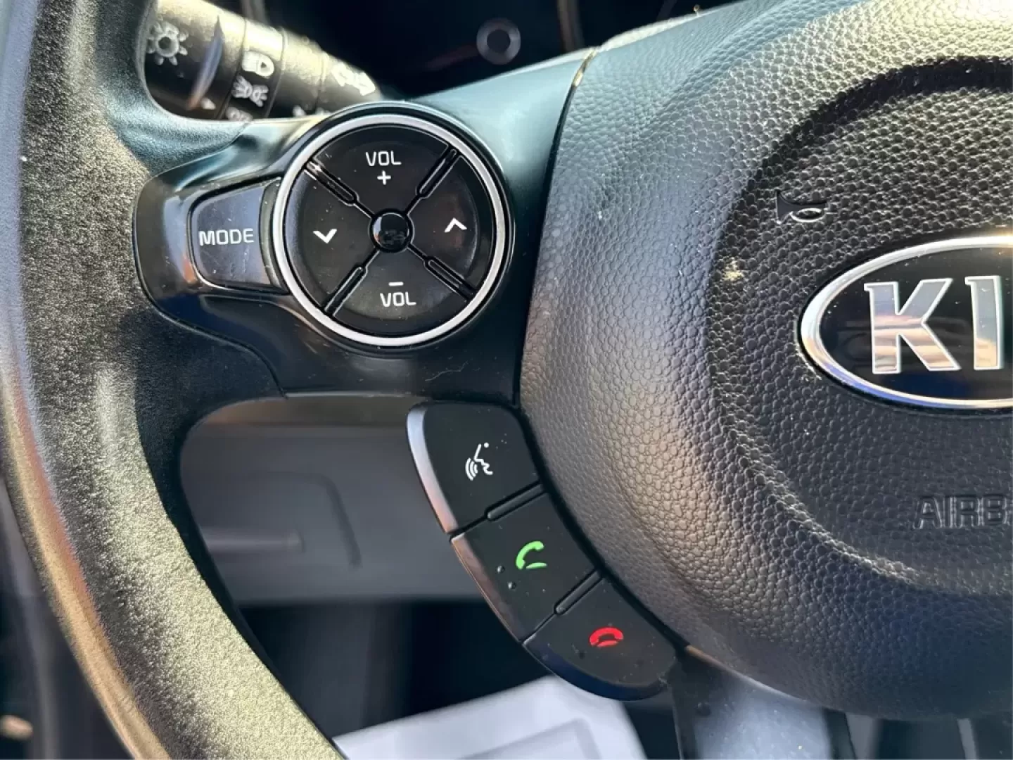 2015 Kia Soul Base (KNDJN2A26F7) with an 1.6L L4 DOHC 16V engine, located at 1184 Kauffman Ave, Fairborn, OH, 45324, (937) 908-9800, 39.807072, -84.030914 - Photo#15