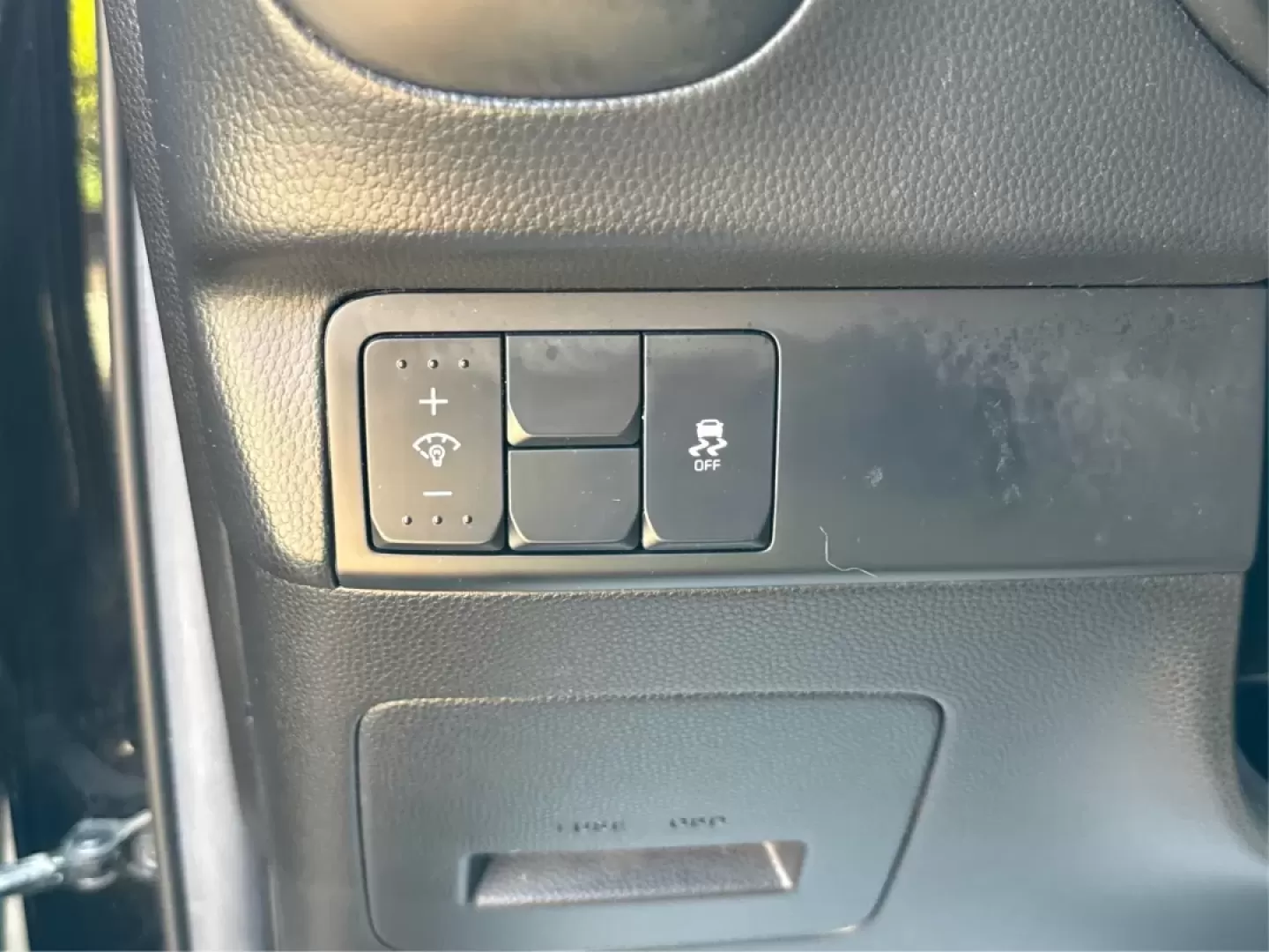 2015 Kia Soul Base (KNDJN2A26F7) with an 1.6L L4 DOHC 16V engine, located at 1184 Kauffman Ave, Fairborn, OH, 45324, (937) 908-9800, 39.807072, -84.030914 - Photo#16