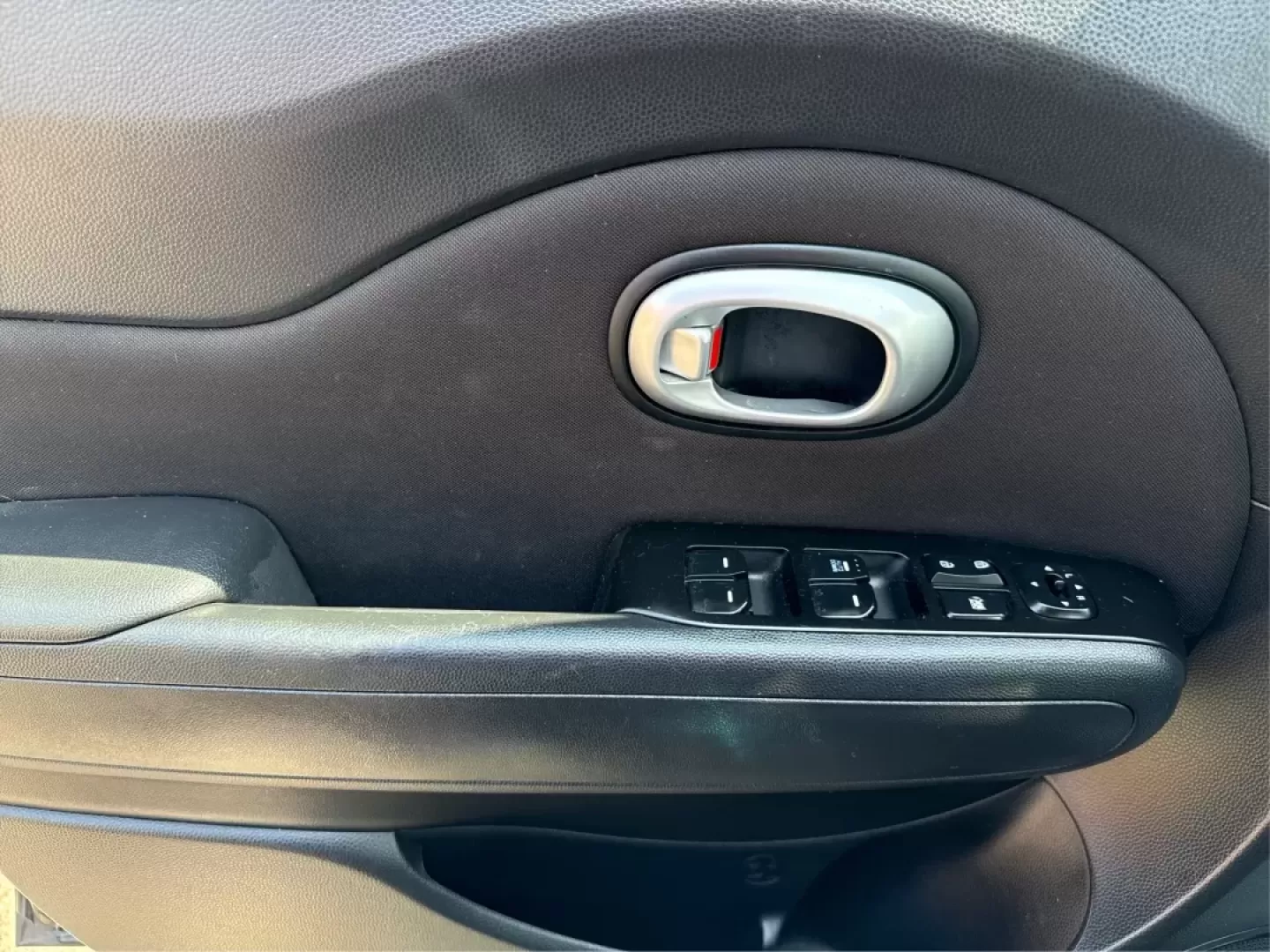 2015 Kia Soul Base (KNDJN2A26F7) with an 1.6L L4 DOHC 16V engine, located at 1184 Kauffman Ave, Fairborn, OH, 45324, (937) 908-9800, 39.807072, -84.030914 - Photo#18