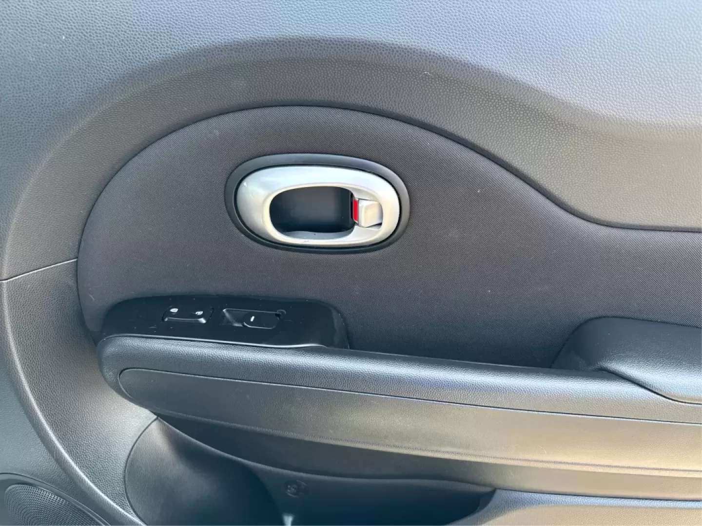 2015 Kia Soul Base (KNDJN2A26F7) with an 1.6L L4 DOHC 16V engine, located at 1184 Kauffman Ave, Fairborn, OH, 45324, (937) 908-9800, 39.807072, -84.030914 - Photo#19
