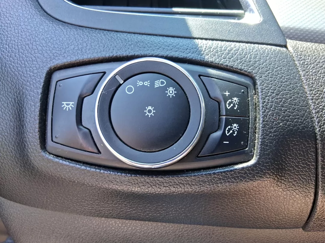 2014 Ford Edge SEL (2FMDK4JCXEB) with an 3.5L V-6 DOHC engine, located at 1184 Kauffman Ave, Fairborn, OH, 45324, (937) 908-9800, 39.807072, -84.030914 - Photo#17