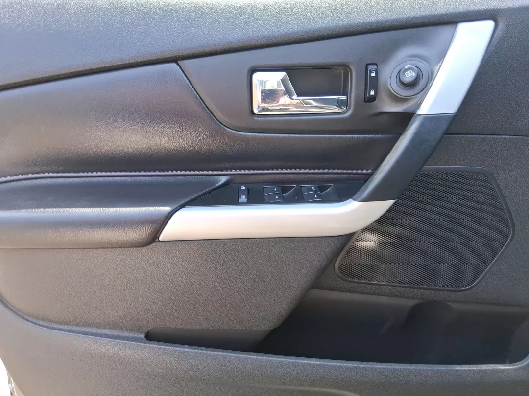 2014 Ford Edge SEL (2FMDK4JCXEB) with an 3.5L V-6 DOHC engine, located at 1184 Kauffman Ave, Fairborn, OH, 45324, (937) 908-9800, 39.807072, -84.030914 - Photo#19