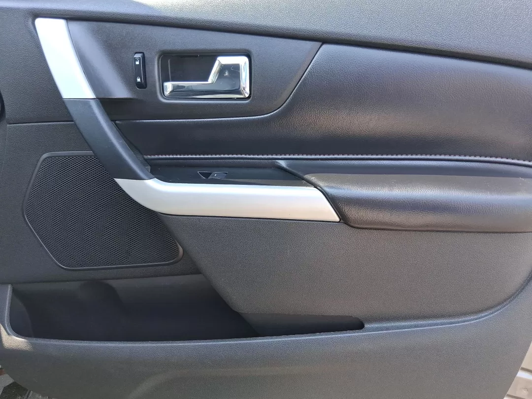 2014 Ford Edge SEL (2FMDK4JCXEB) with an 3.5L V-6 DOHC engine, located at 1184 Kauffman Ave, Fairborn, OH, 45324, (937) 908-9800, 39.807072, -84.030914 - Photo#20