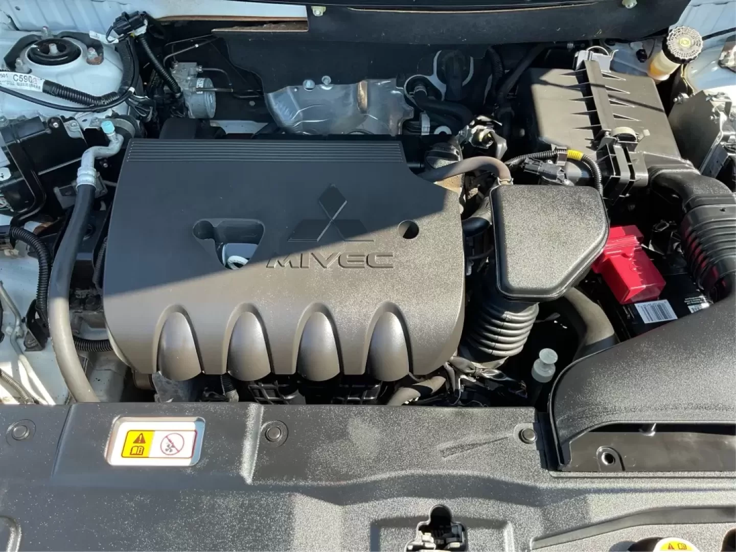 2015 Mitsubishi Outlander SE (JA4AZ3A30FZ) with an 2.4L I-4 variable valve control engine, located at 4508 South Dixie Dr, Moraine, OH, 45439, (937) 908-9800, 39.689976, -84.218452 - Are you ready to elevate your family's adventures or tackle your daily commute with confidence? Look no further than this stunning 2015 Mitsubishi Outlander SE, available now at Advantage Car and Credit in Moraine, OH. With its spacious interior, advanced technology, and rugged versatility, this SUV - Photo#11